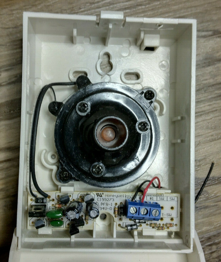 Honeywell Wave Series Siren 106 dB 500 mA 12 VDC / Speaker 85 dB 8 Ohm 10 W/15 W
