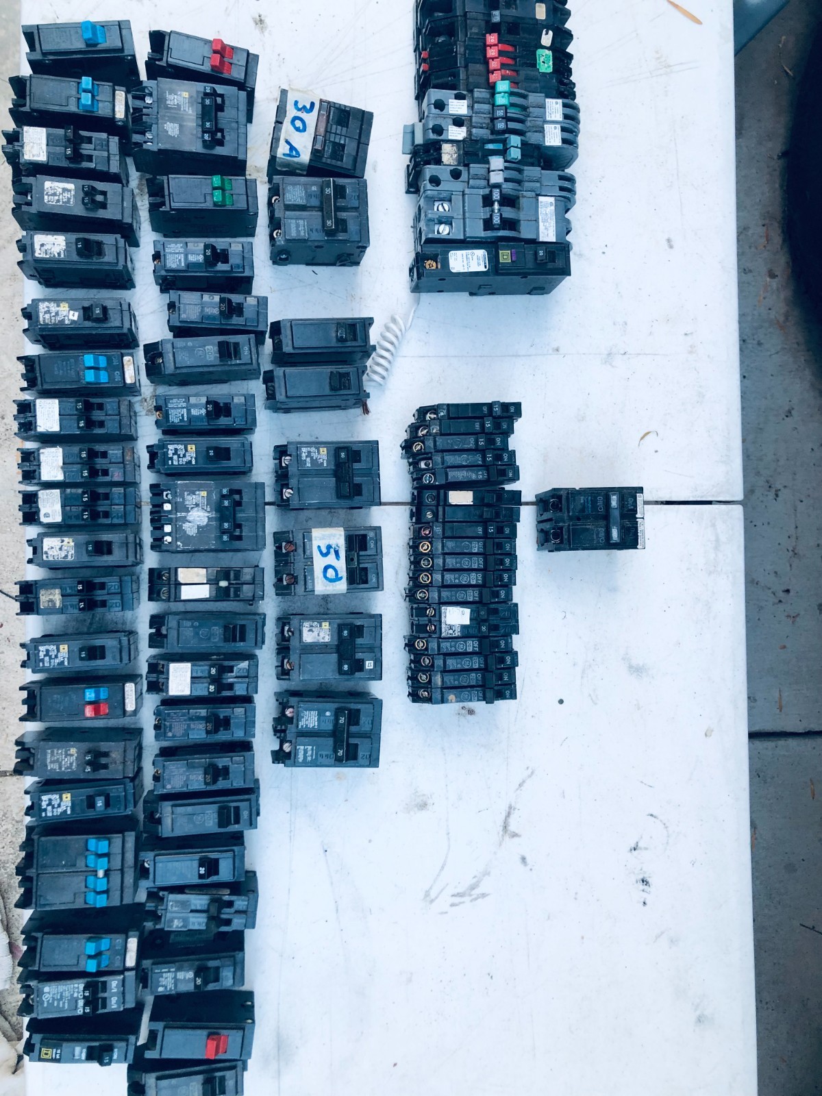 Lot of circuit breakers. Zinsco, Bryant, Square D etc.