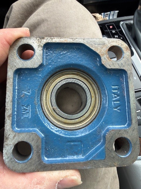 SKF YAT 205-100 Flange Bearing Unit – Good Condition