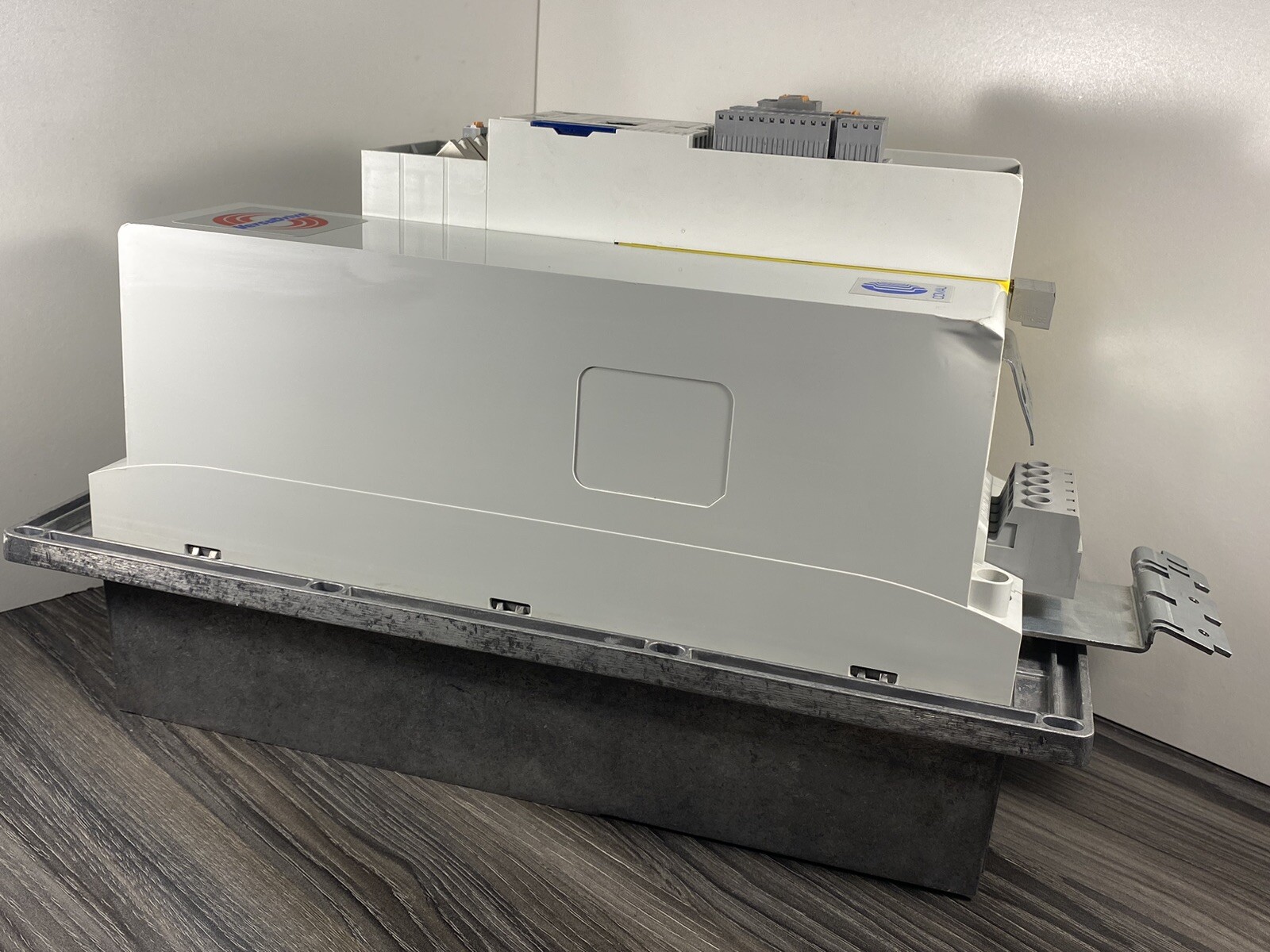 New Comau Profinet VersaDrive TAL-S389148 S389148 AC Drive 11.0kW – USA