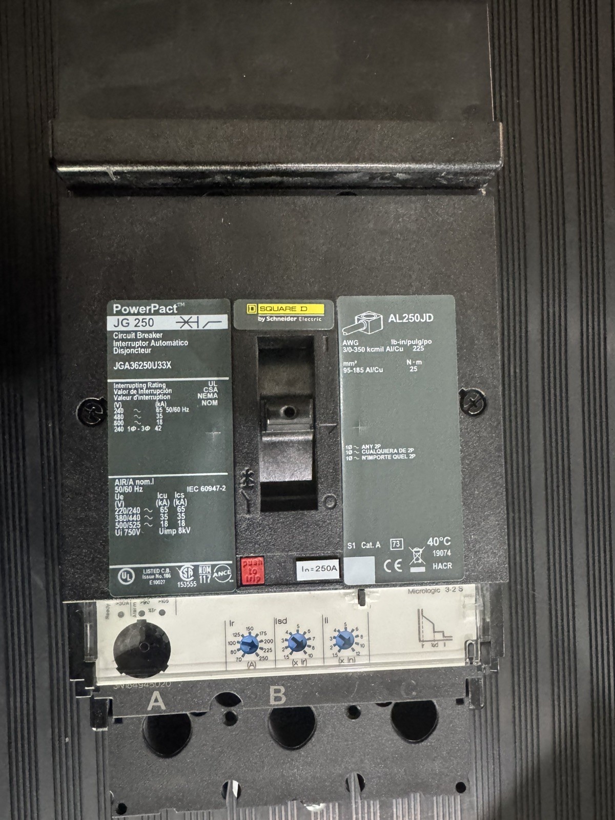 Square D JGA36250U33X Circuit Breaker, LSI Type, 35kA@480V,65kA@600V new no box