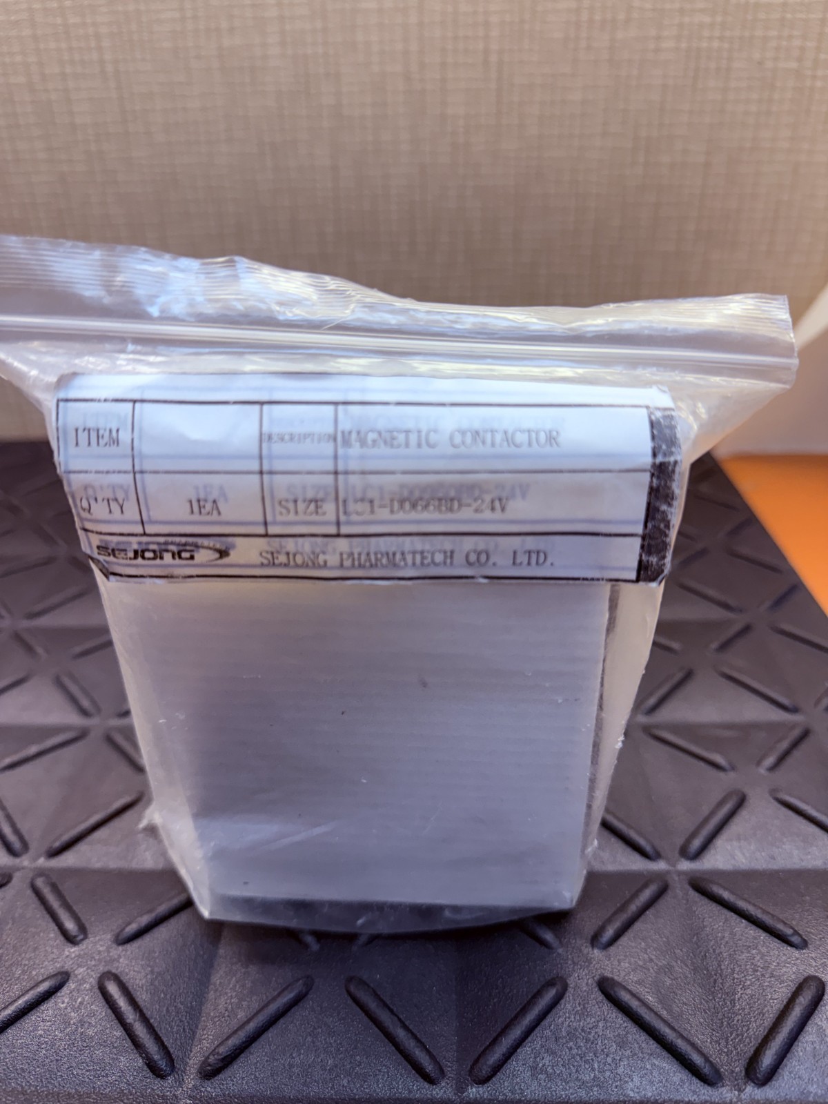 Schneider Square D LC1D066BD TeSys 5HP 480V 24VDC Contactor New