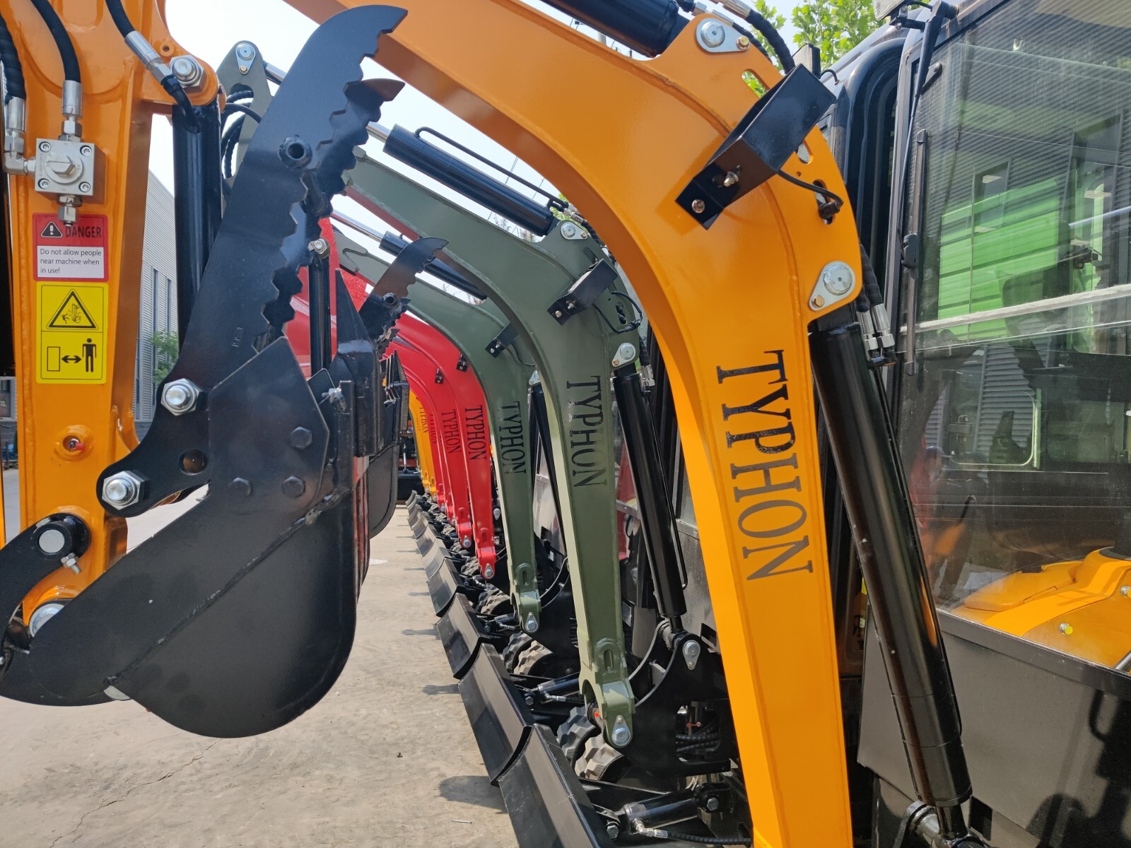 2 Ton New Mini Excavator Digger Tractor, EPA certified USA KUBOTA Diesel Engine