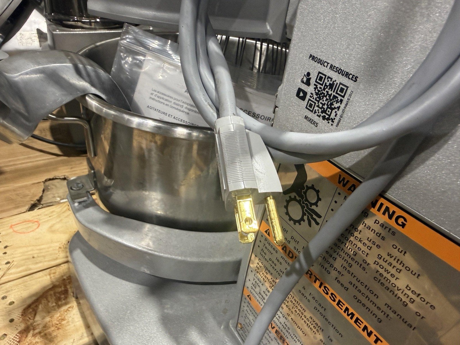 2026 HOBART HL200 20QT. BAKERY DOUGH MIXER W/ BOWL, BOWL GUARD and ALL ATTACHMEN