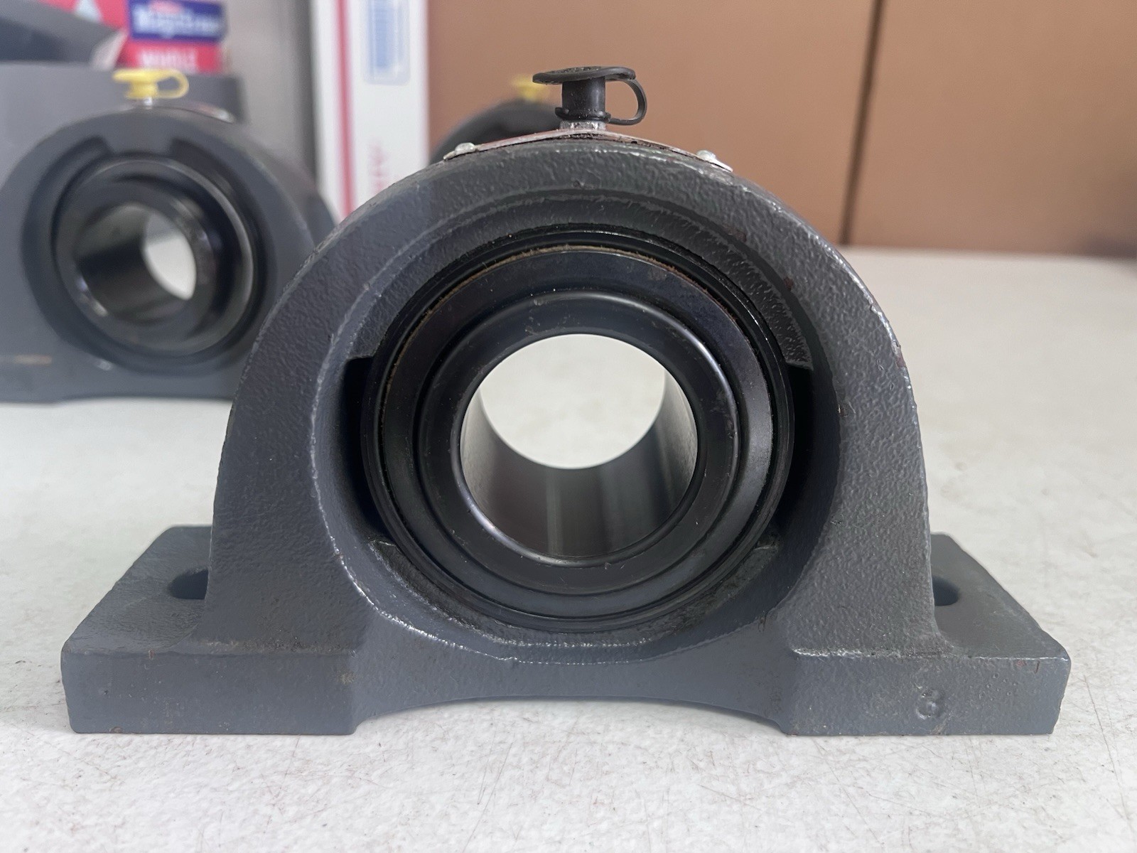 SealMaster NP-27 Pillow Block Bearing 1-11/16” Bore Gold Line USA Qty Available