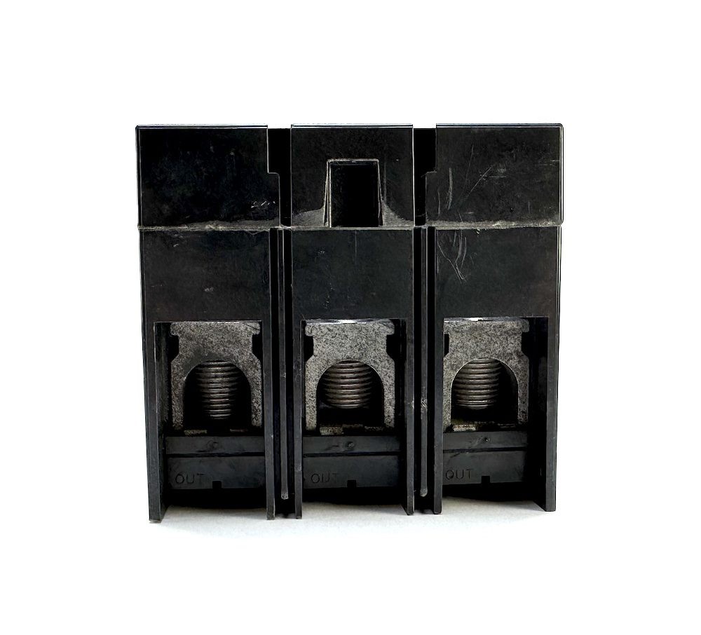 General Electric SFHA36AT0250 250A Breaker w/225A Plug (CHIPPED)