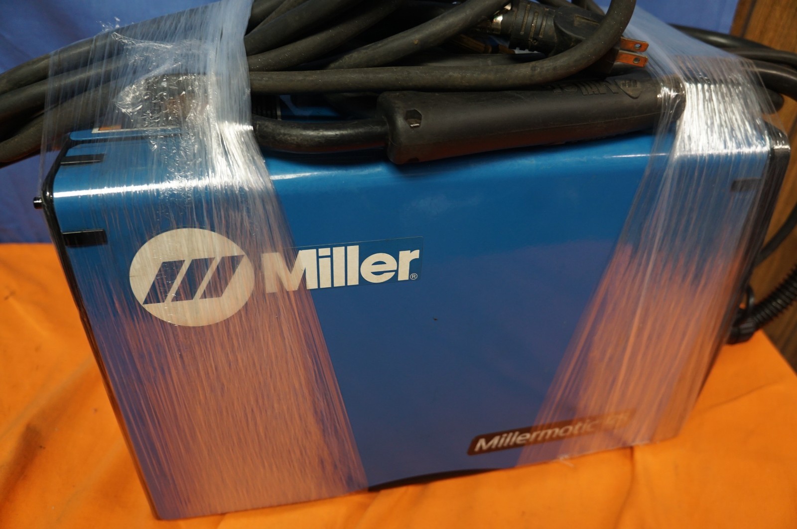 Miller Millermatic 125 Hobby Mig Welder 907692 & MIG Gun
