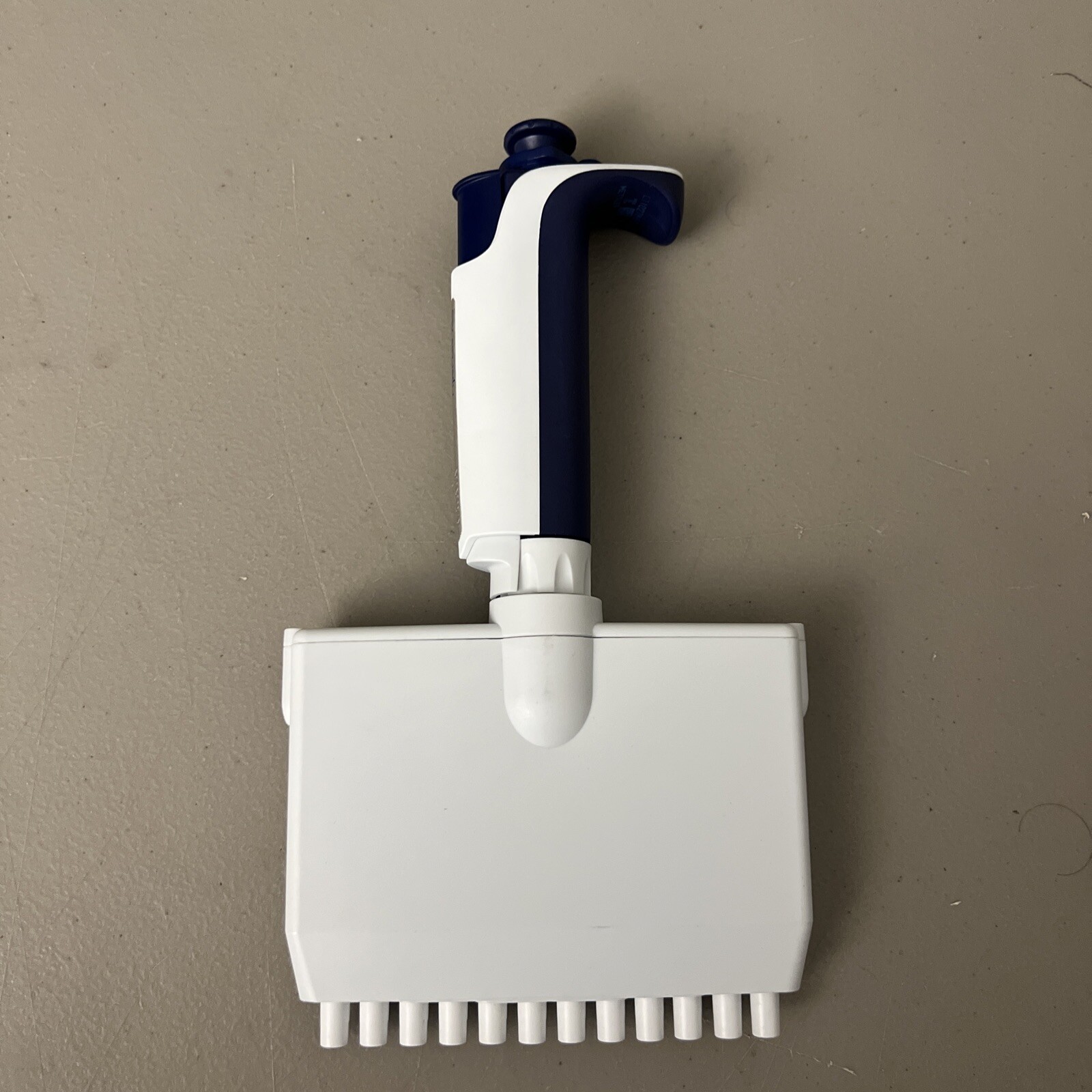 NICE Rainin Pipet-Lite XLS 12 Channel Multichannel L300 XLS LTS Pipette Pipetman