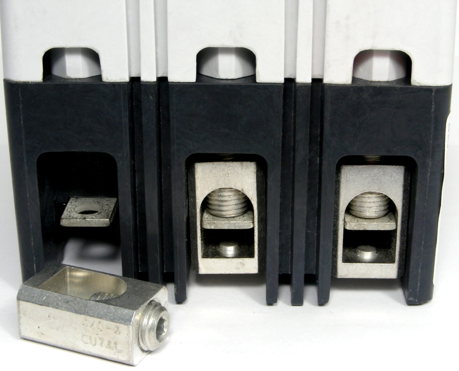NEW 3TA225FD Breaker Lug Replacement Eaton Cutler-Hammer Series C Type ED FD HFD