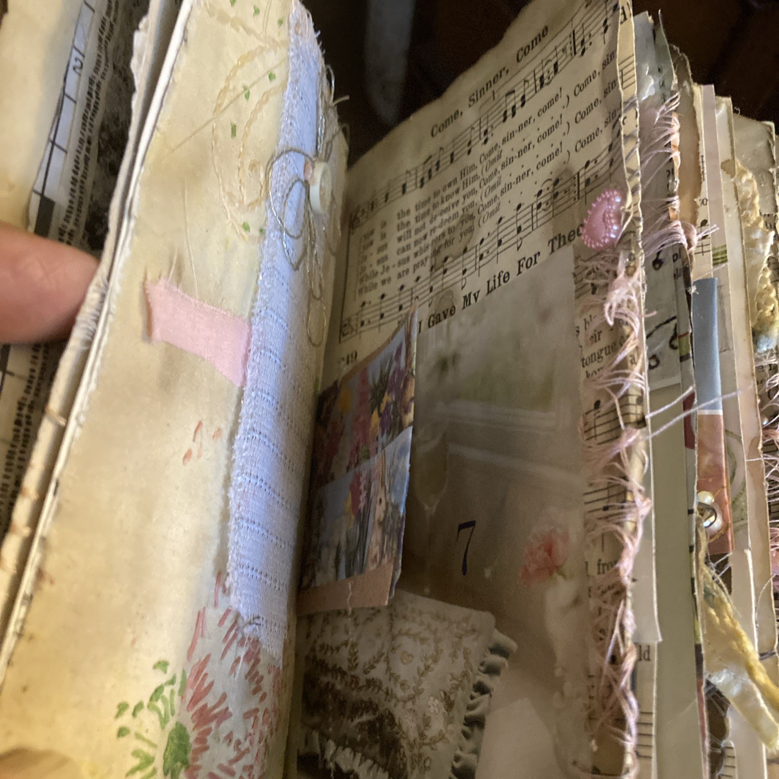 Junk Journal, Grungy, Blooming Table, Coffee Stain