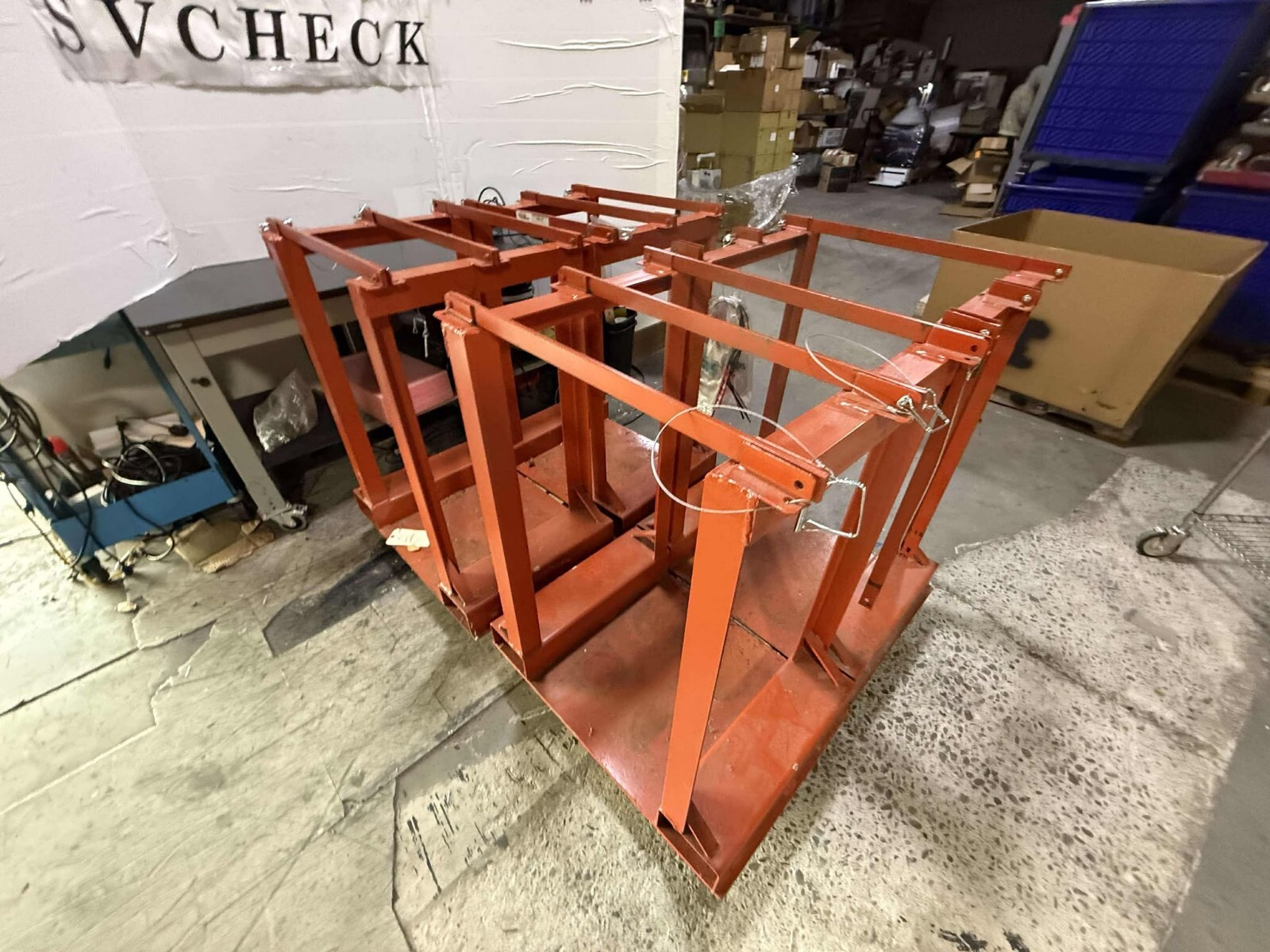 MECO CP4 Global Industrial OMEGA FORKLIFT TABLE STORAGE CADDY 4 CYLINDER