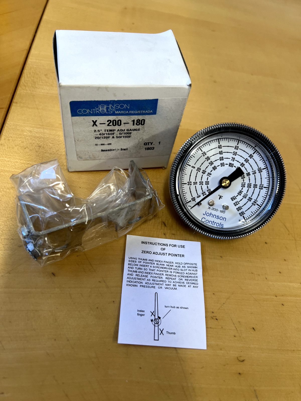 Johnson Controls X-200-180 Temp Adj Gauge 2.5″ 40/160F, 0/100F, 20/120F, 50/150F