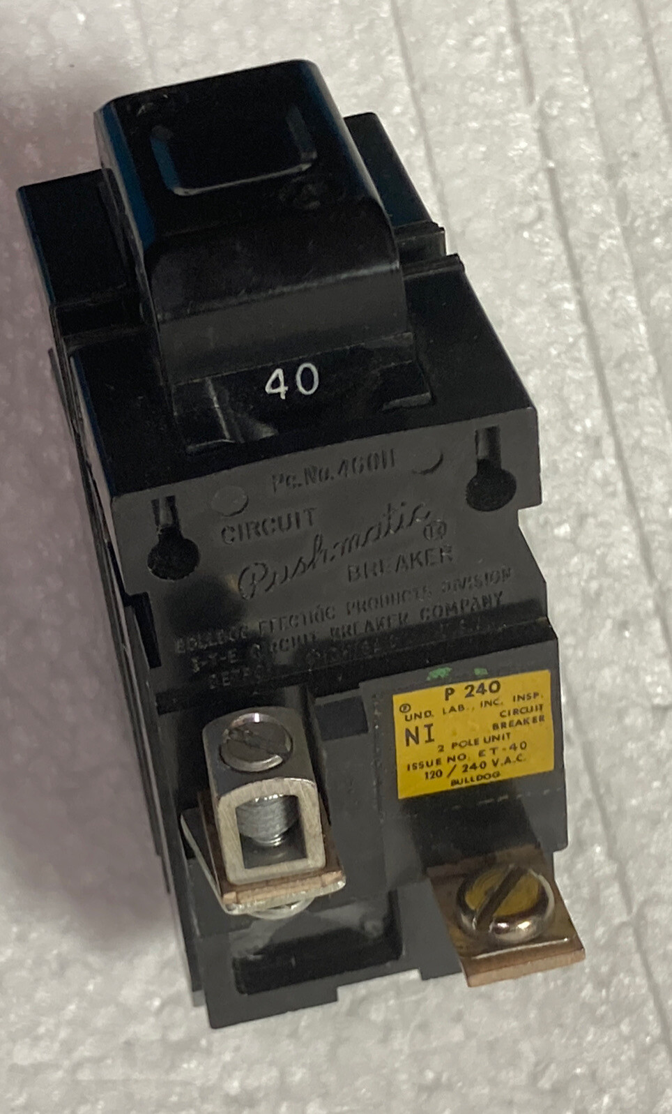 Bulldog P240, 40 Amp, 120-240 Volt, 2 Pole Pushmatic Circuit Breaker – Hump