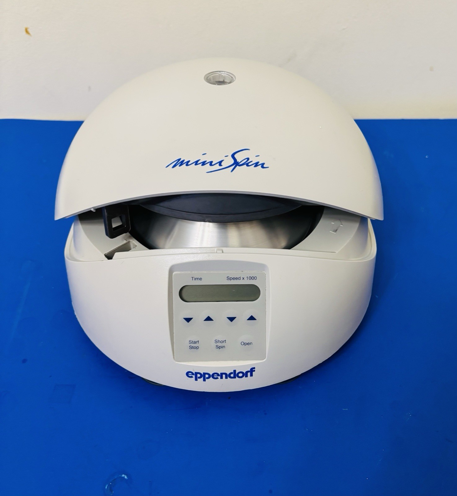 Eppendorf 5452 Minispin Centrifuge with Rotor