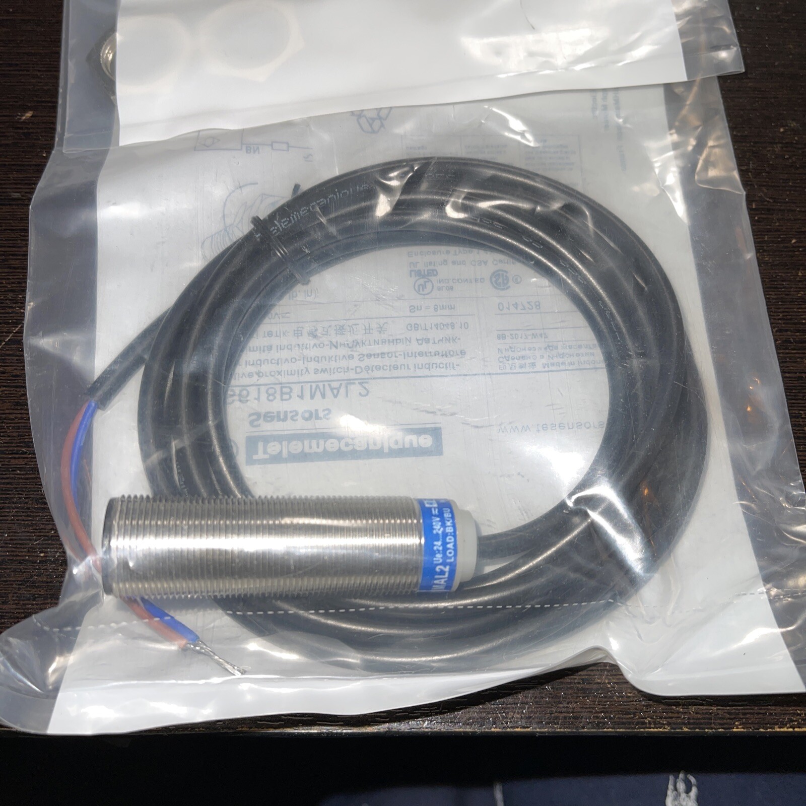 Telemecanique XS618B1MAL2 Inductive Proximity Sensor Switch