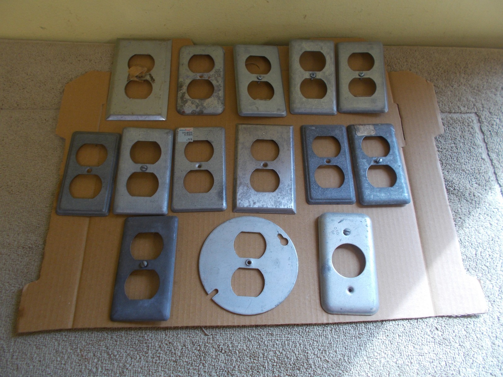 VTG INDUSTRIAL OUTLET COVER RACO NO NAME METAL MIZED LOT SIZES LOT – 14 NEW USED