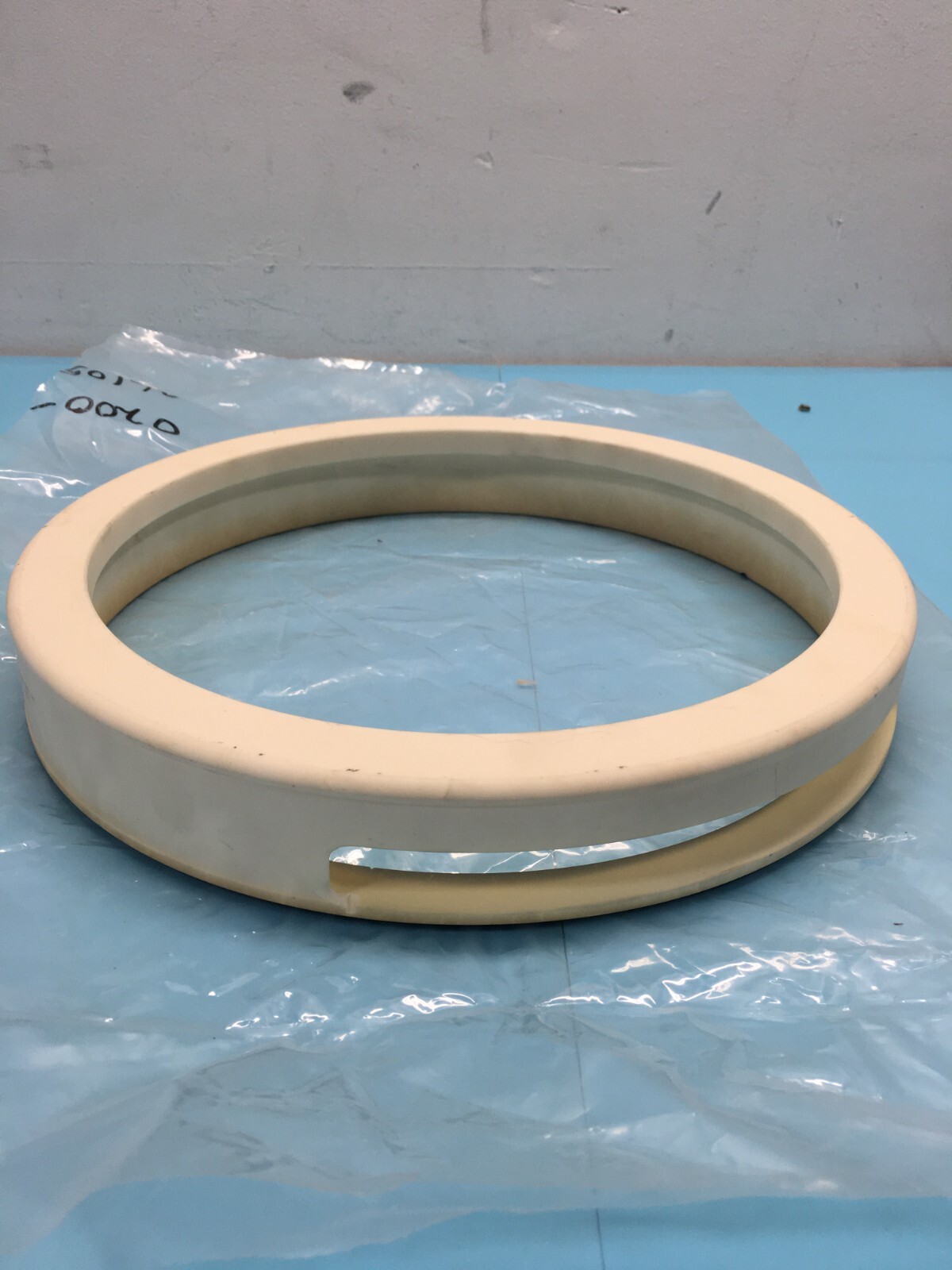 AMAT 0200-36105 Ceramic Chamber Insert, 200mm, TXZ, CIP, 115825