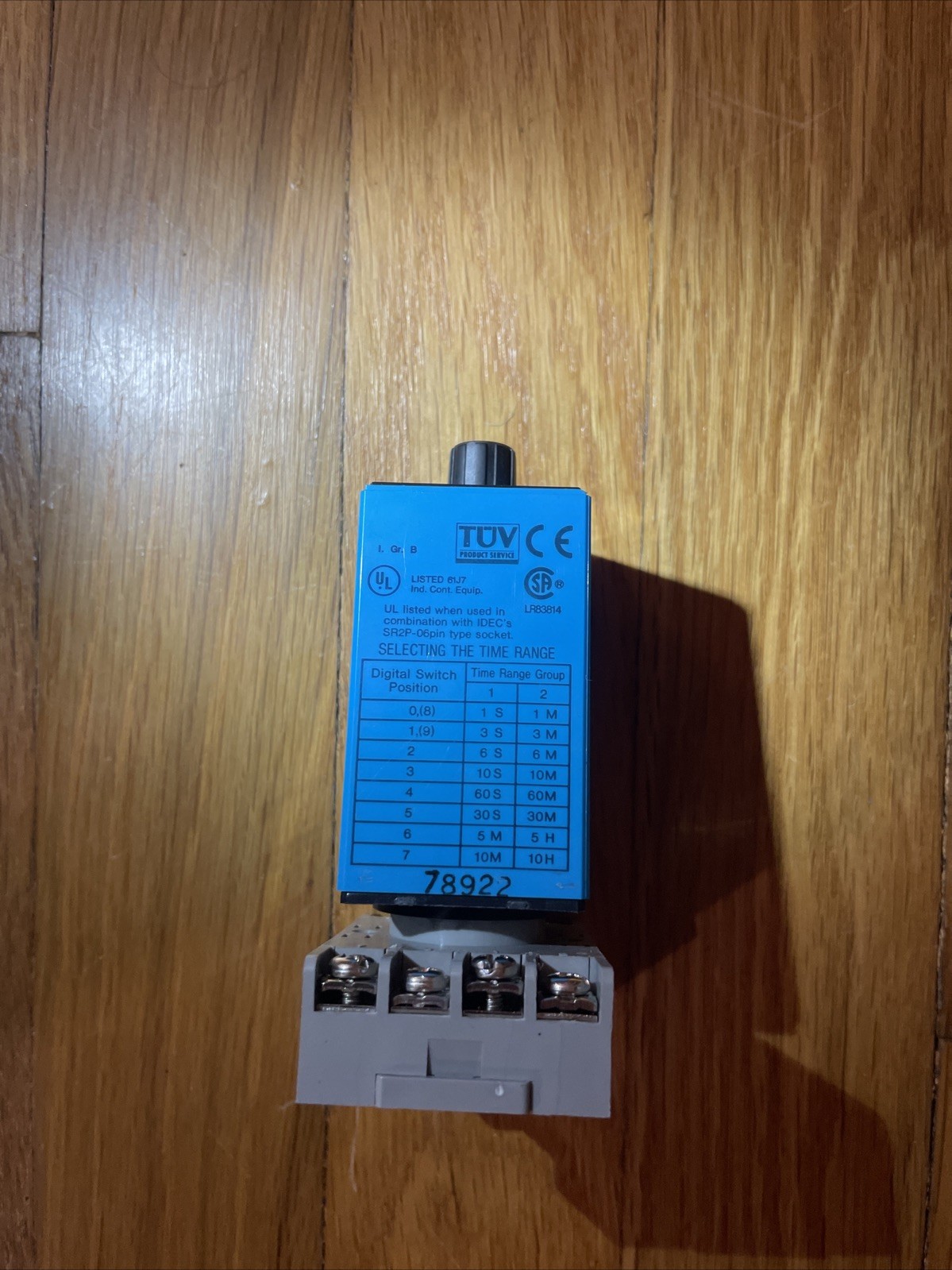 IDEC electronic timer rte-p11 with screw terminals