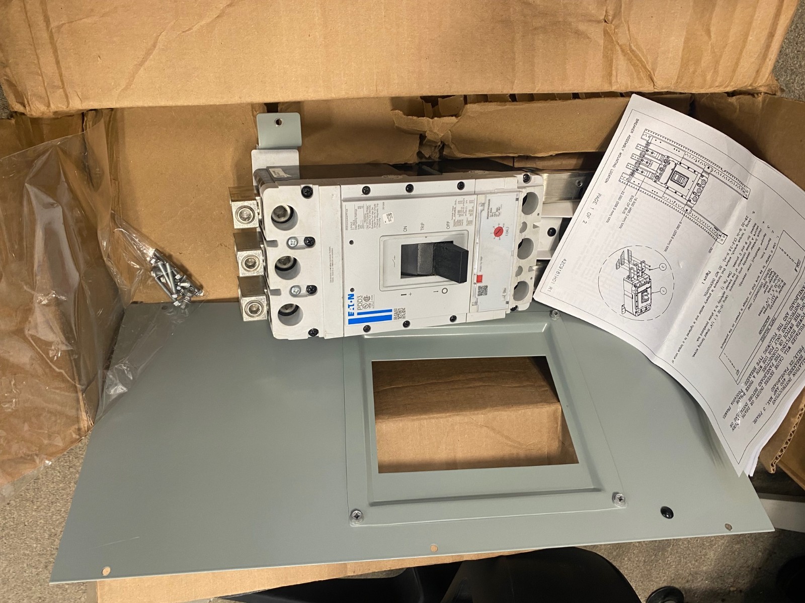 Eaton BKD3G400 PDD33G0400TFAN 3P 400 Amp 240 Volt Main Circuit Breaker Kit