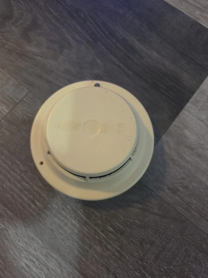 HFPO-11 SIEMENS FIRE ALARM SMOKE HEAT DETECTOR WITH BASE