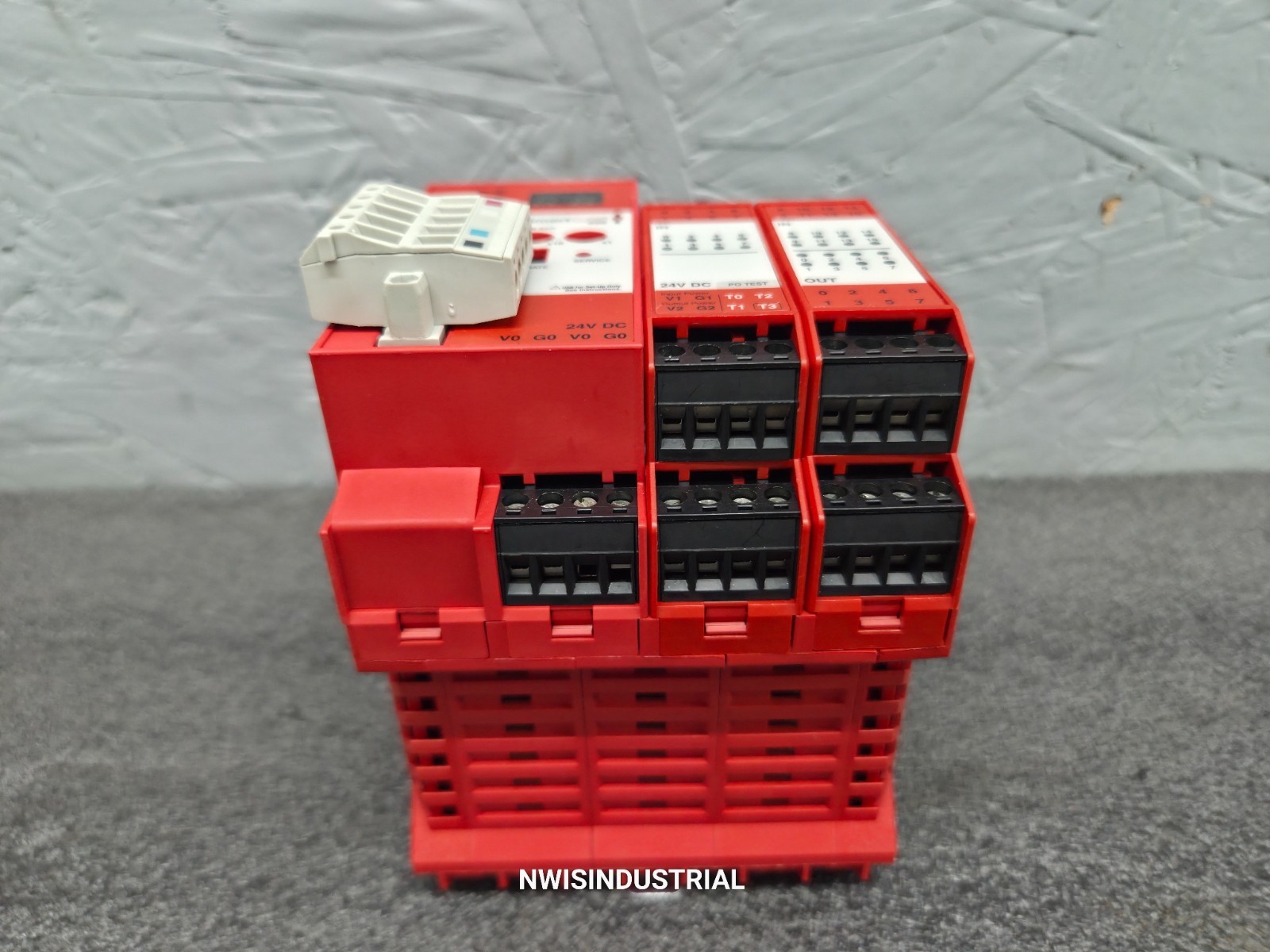 Allen-Bradley SmartGuard 600 1752-L24BBB / Safety Controller