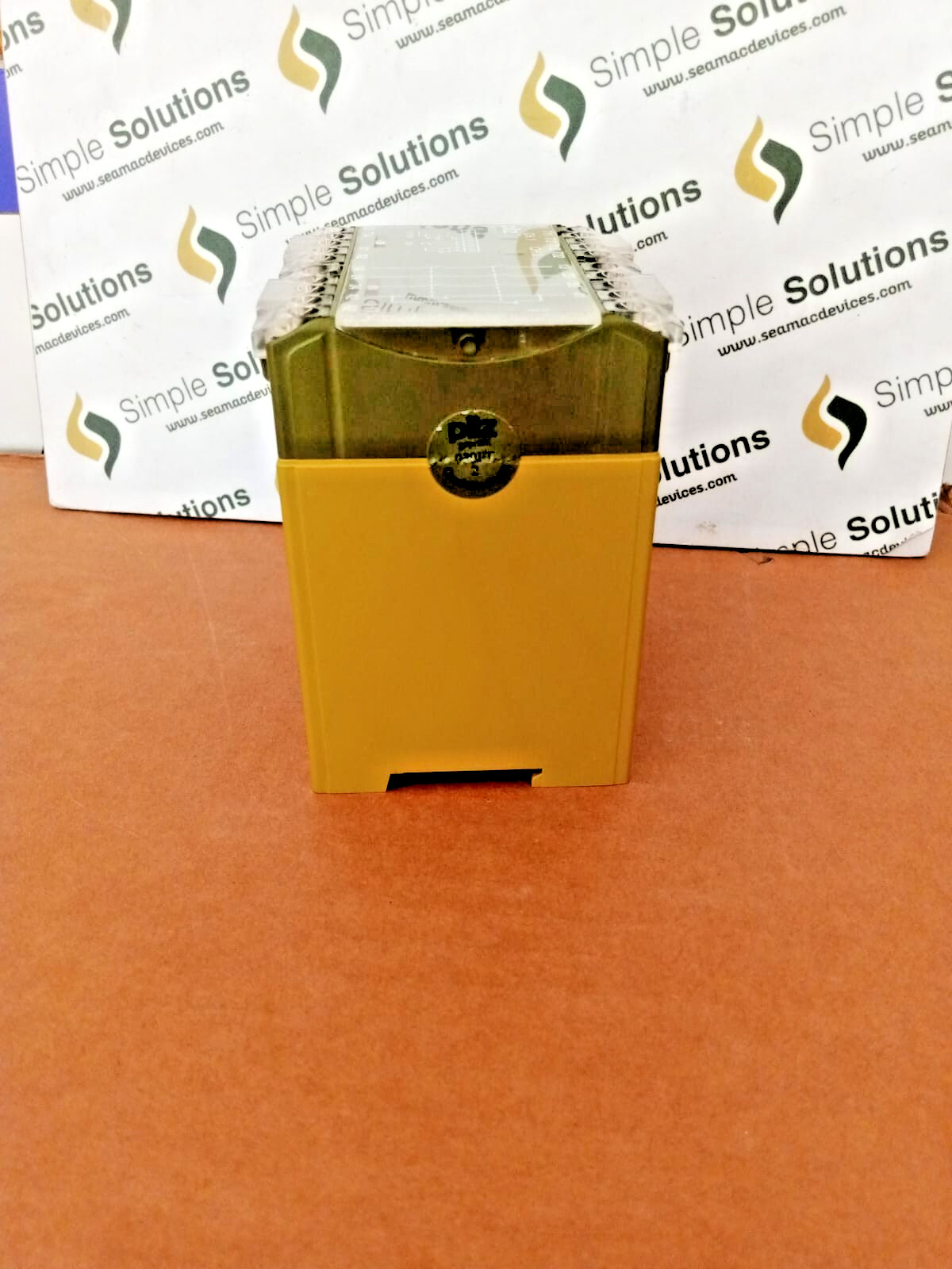 1PC- Pilz PNOZ 1 3S/1O Safety Relay 475695 24VDC/3.5W, 230V- New
