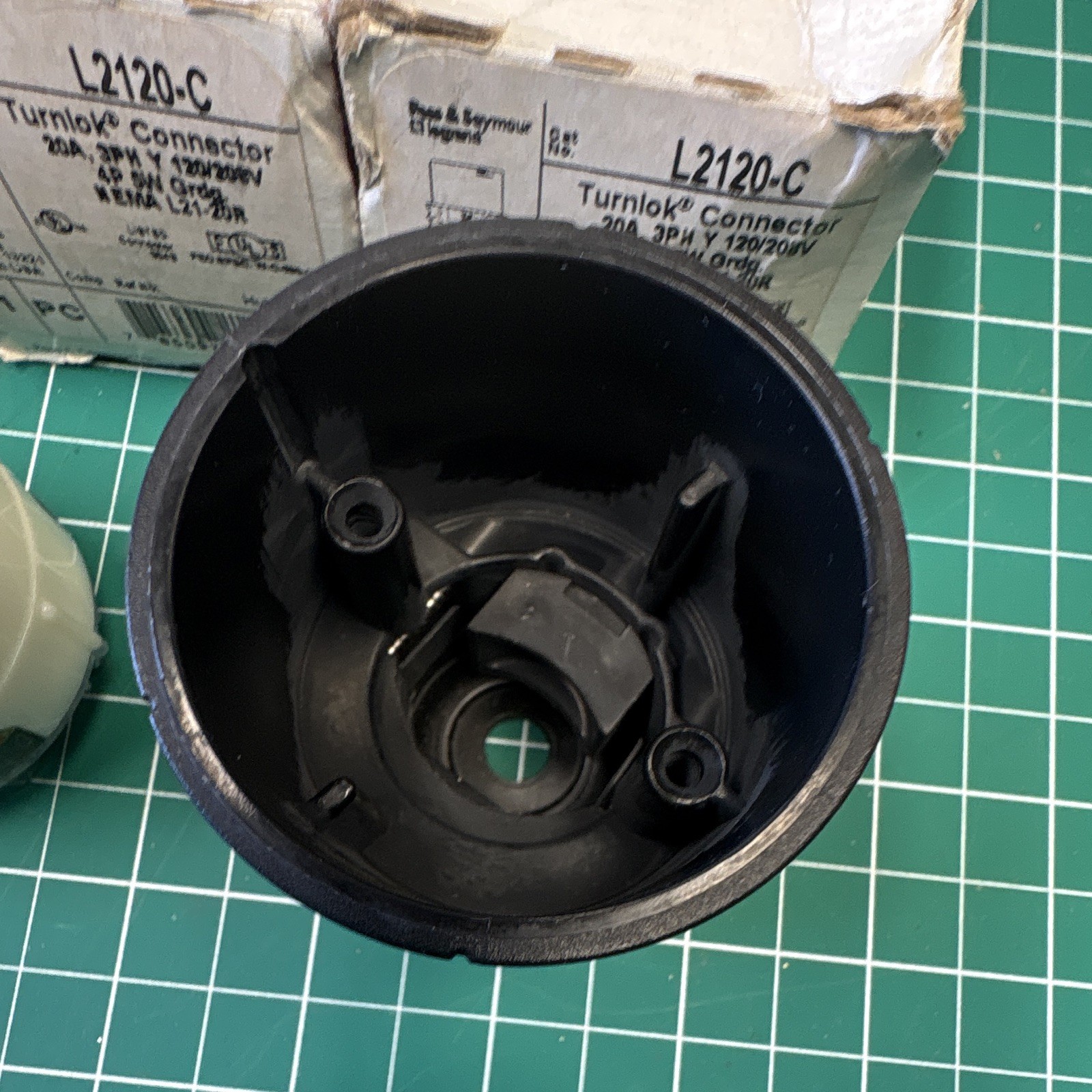 Pass & Seymour NEMA L21-20R Twist-Lock Connector L2120-C 20A 120/208V 3 PHASE