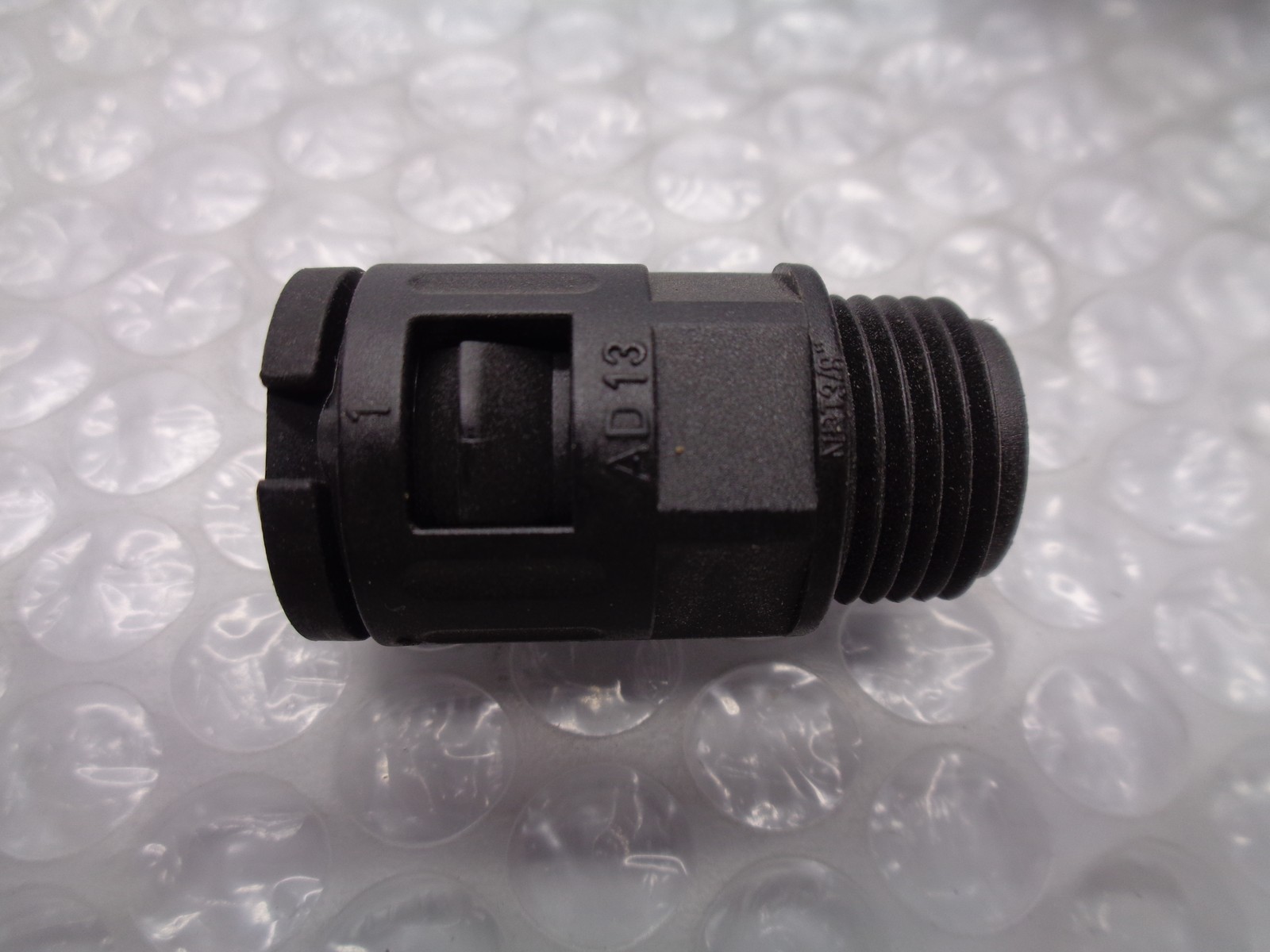 INDUSTRIAL SPARE AD13 61800715 CONNECTOR LOT OF 19 NSNP