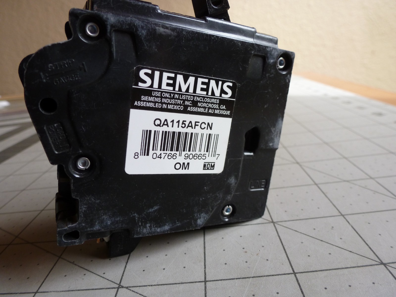 Siemens QA115AFCN Combo AFCI Circuit Breaker – 15A – 120/240V – USED NOTES BELOW