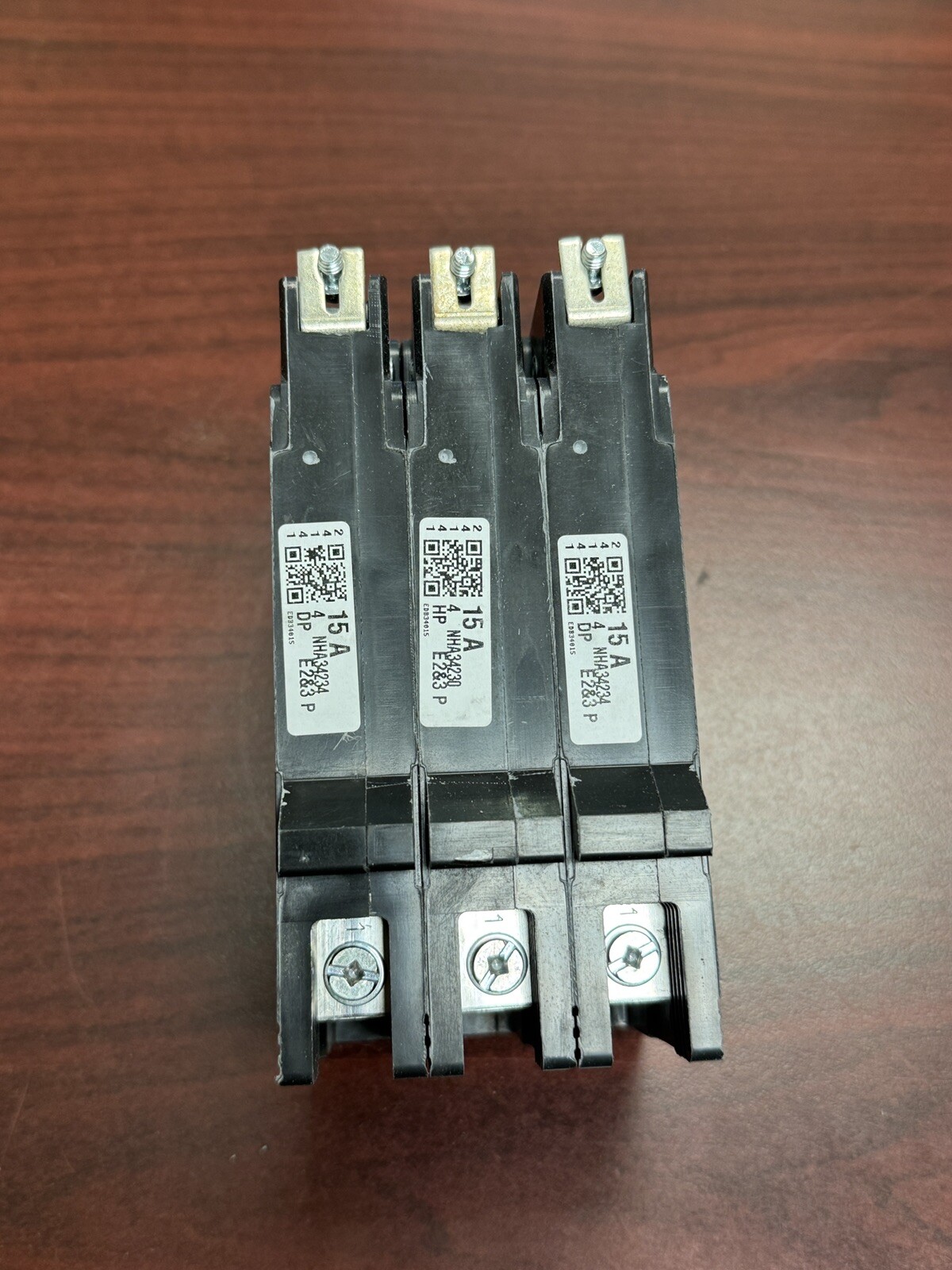 EDB34035 EDB Square D 3 Pole 35 Amps 120/277Volt Bolt-On NEW IN BOX