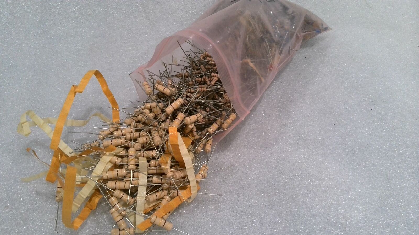 MISCELLANEOUS BAG OF RESISTORS (LOT OF 1.7 POUNDS)