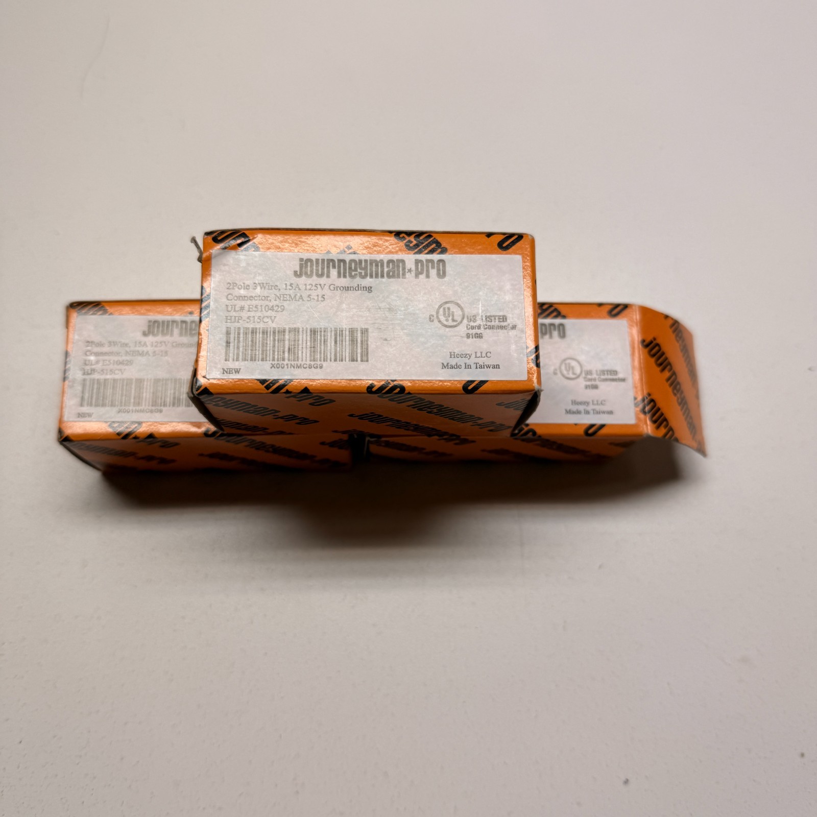 Journeyman-Pro 3 Wire 15A 125V Grounding Lighted Plug HJP-515CV