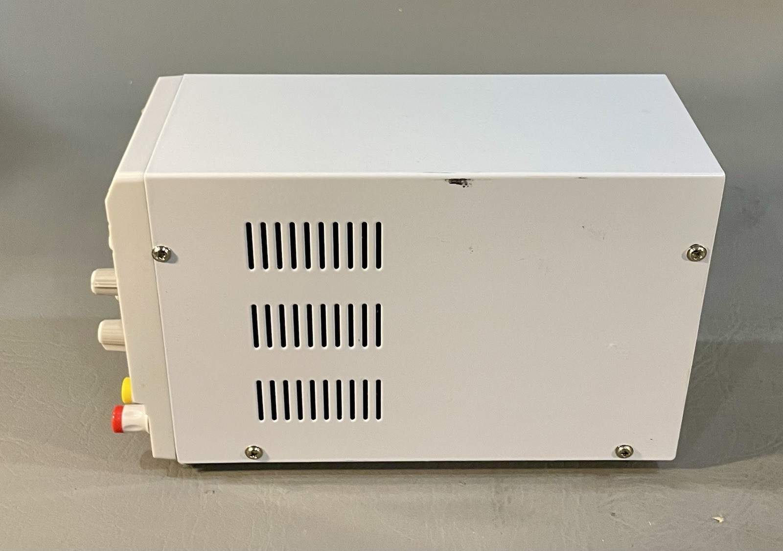 NaviTech NP3010 Power Supply Variable Input AC 110V 60Hz Output DC 0-30V 0-10A