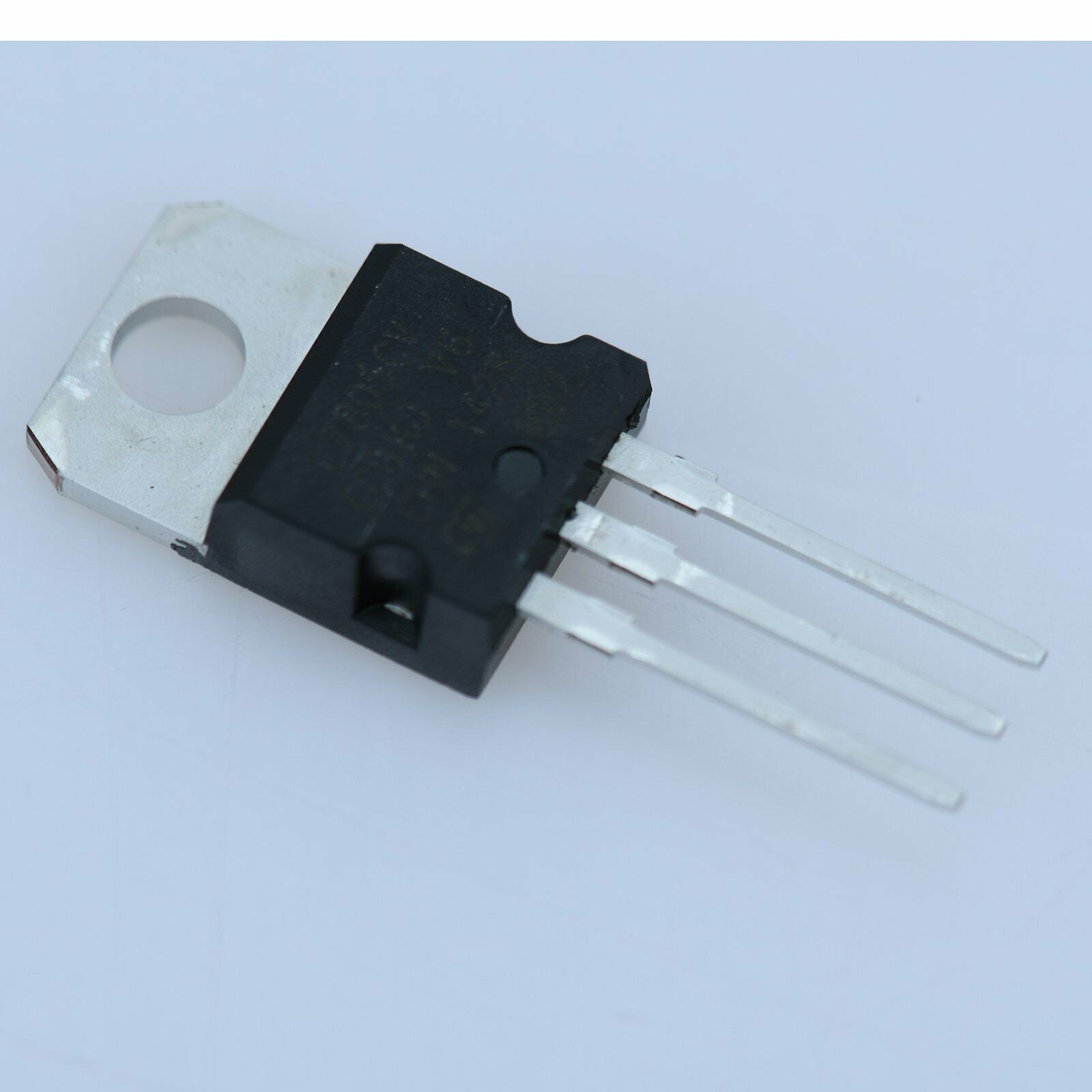 10pcs New L7805CV L7805 LM7805 ST TO-220 Voltage Regulator 5V 1.5A