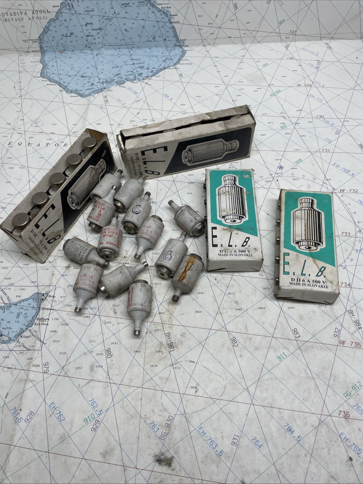 Lot of 33 Electric Ceramic Bottle Fuse. 6 Amp 35 Amp, 500 Volt Made In Slovakia
