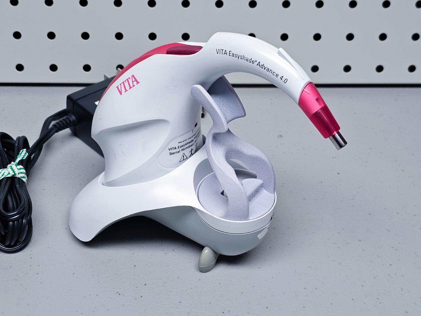 Vita Easyshade Advance 4.0 Cordless Shade Guide, Excellent, #H27699