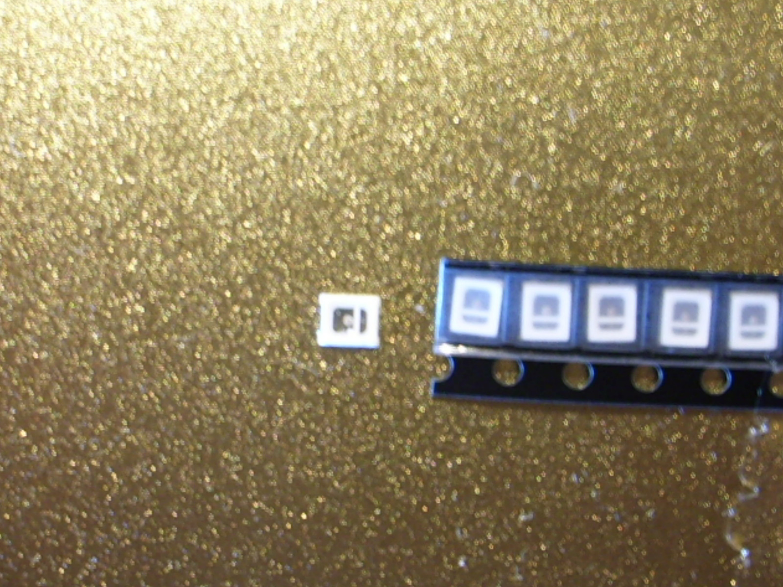 10 Stück Leuchtdioden / Led / SMD 2835 IR / INFRAROT / 850nm / Infrared /Neu