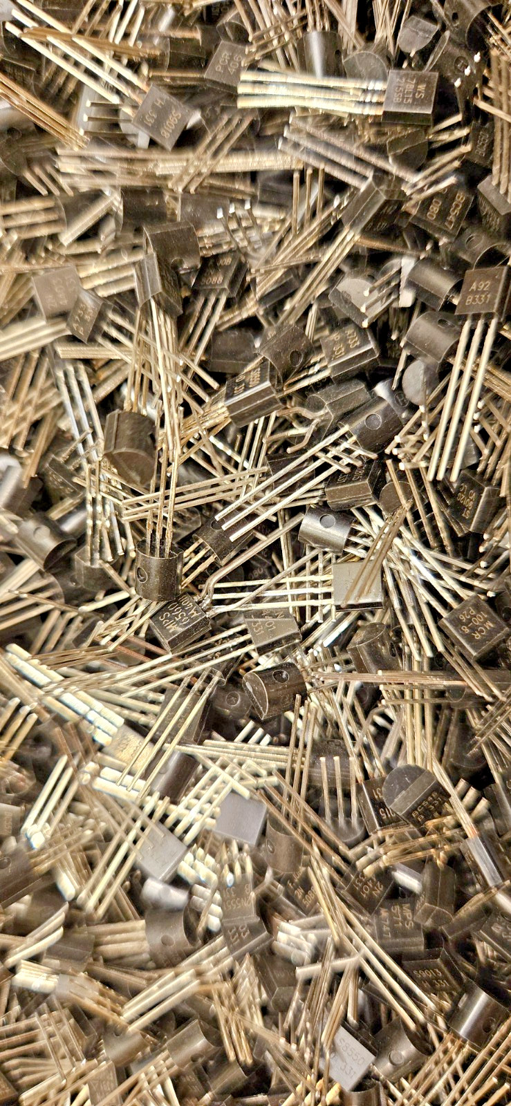 Lot of 1000 TO-92 Transistors Mixed Types Assorted Bulk Electronic Parts NPN PNP