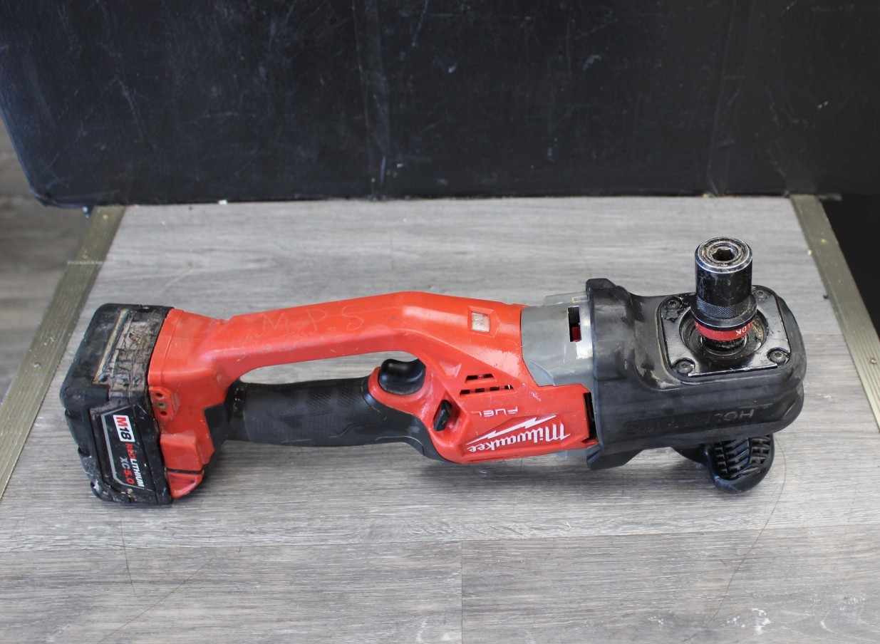 Milwaukee 2808-20 M18 FUEL HOLE HAWG Right Angle Drill with Quick-Lok 7/16″