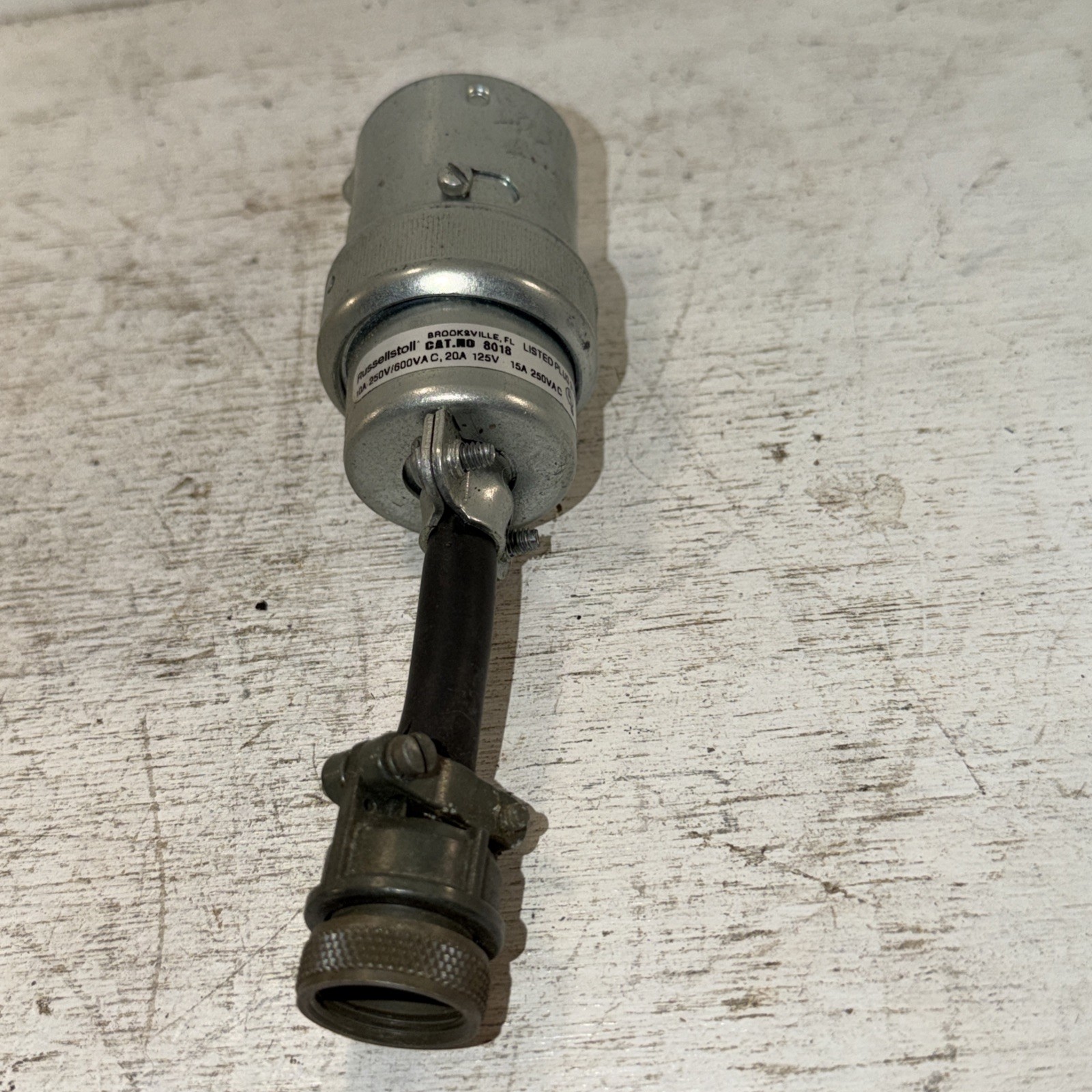 NOS Russellstoll Ever-Lok Thomas & Betts Ever-Lok Locking Electrical Plug 8018
