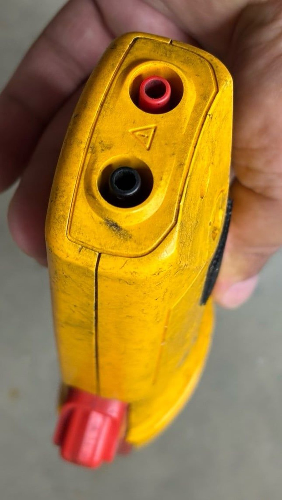 Fluke 323 True RMS Clamp Meter CAT III 4000 Count 600V 400A