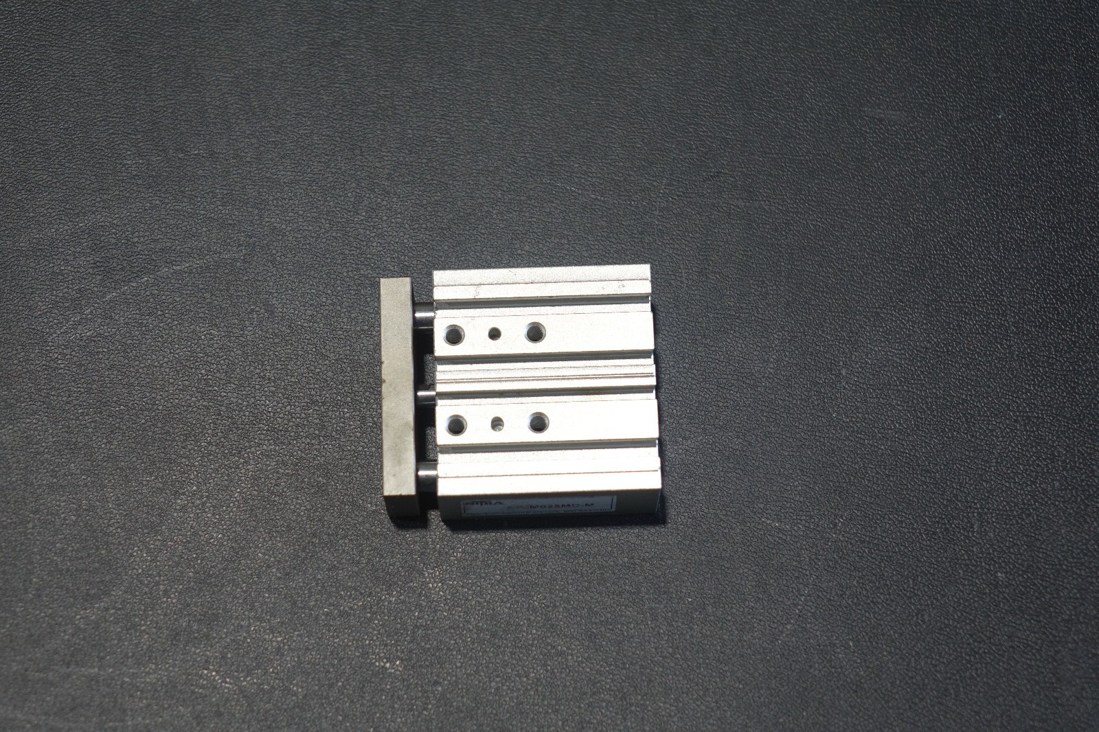 NITRA pneumatic cylinder, dual guide rod P/N E12M025MD-M