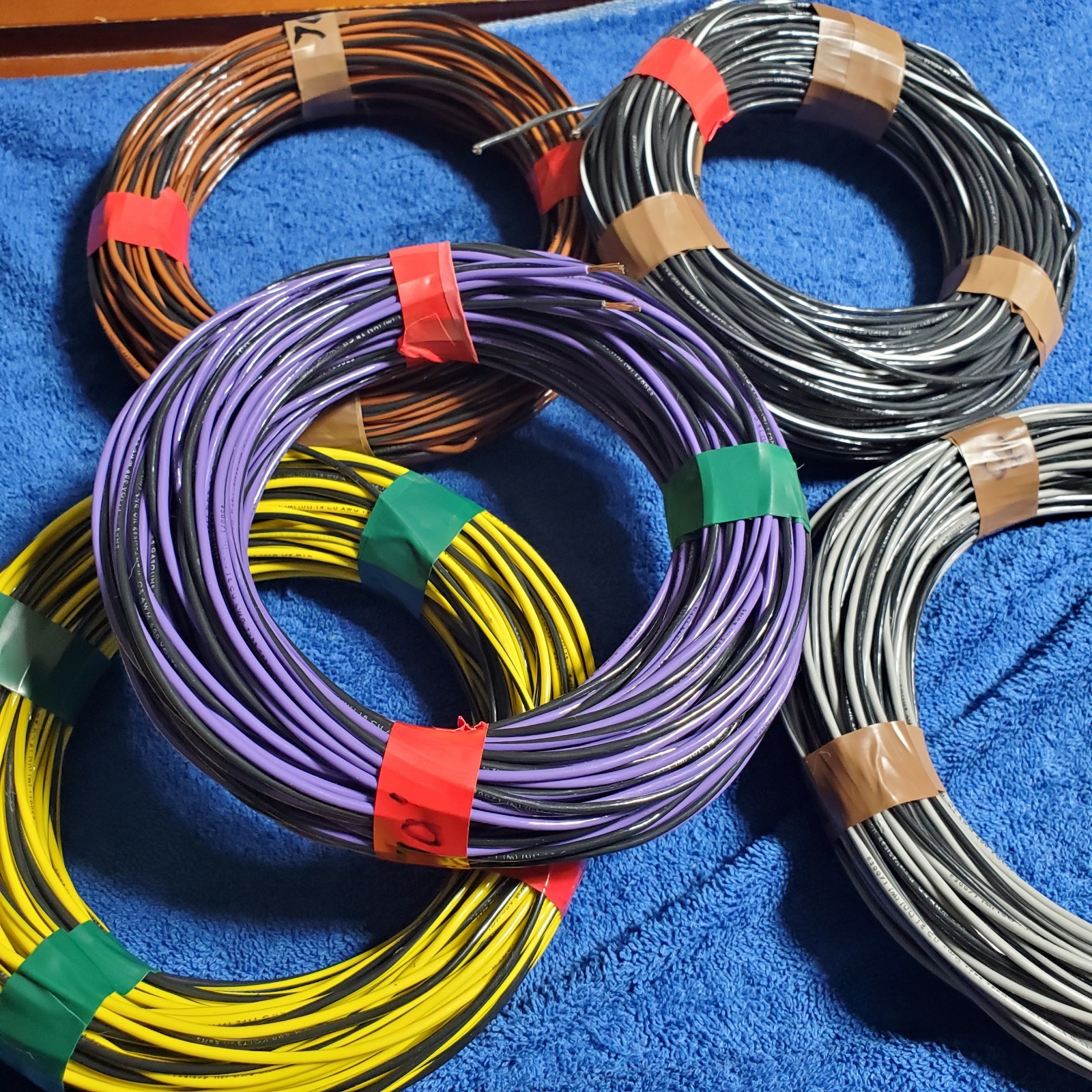 18 AWG Hookup Wire 70ft Twisted Pair 600V TFFN MTW Gas/Oil Resistant 70′