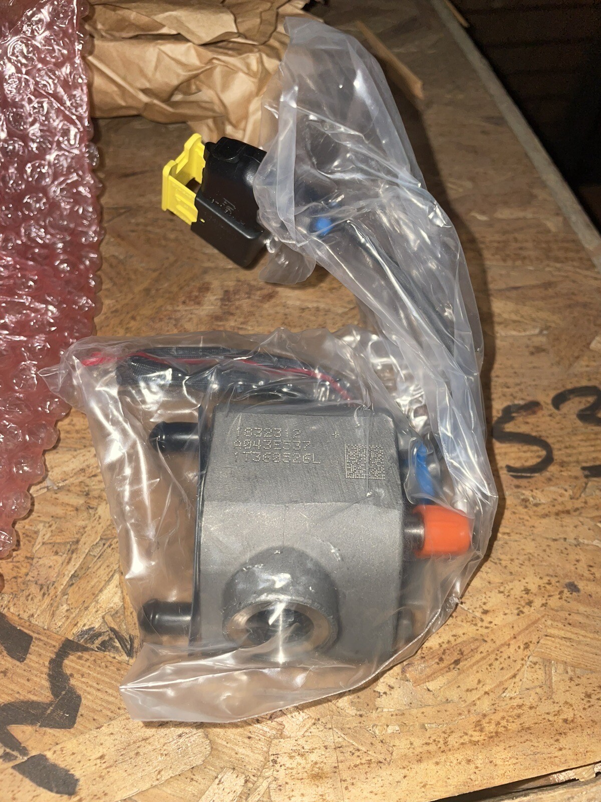 New Cummins Onan Paccar INJECTOR ASSEMBLY 1832312PE