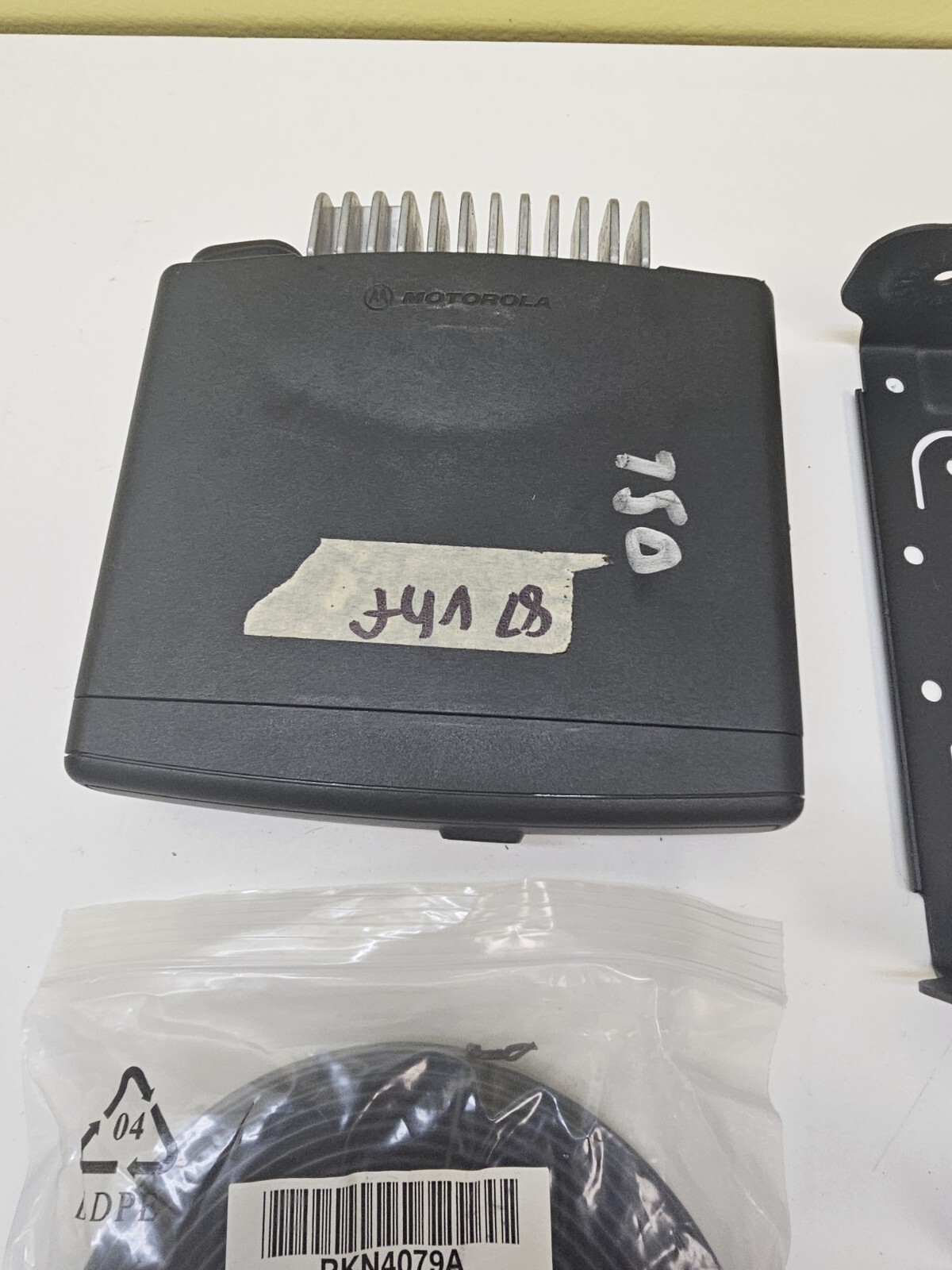 Motorola CDM750 136-174 MHz VHF 45w Remote Head Two Way Radio AAM25KKC9AA1AN