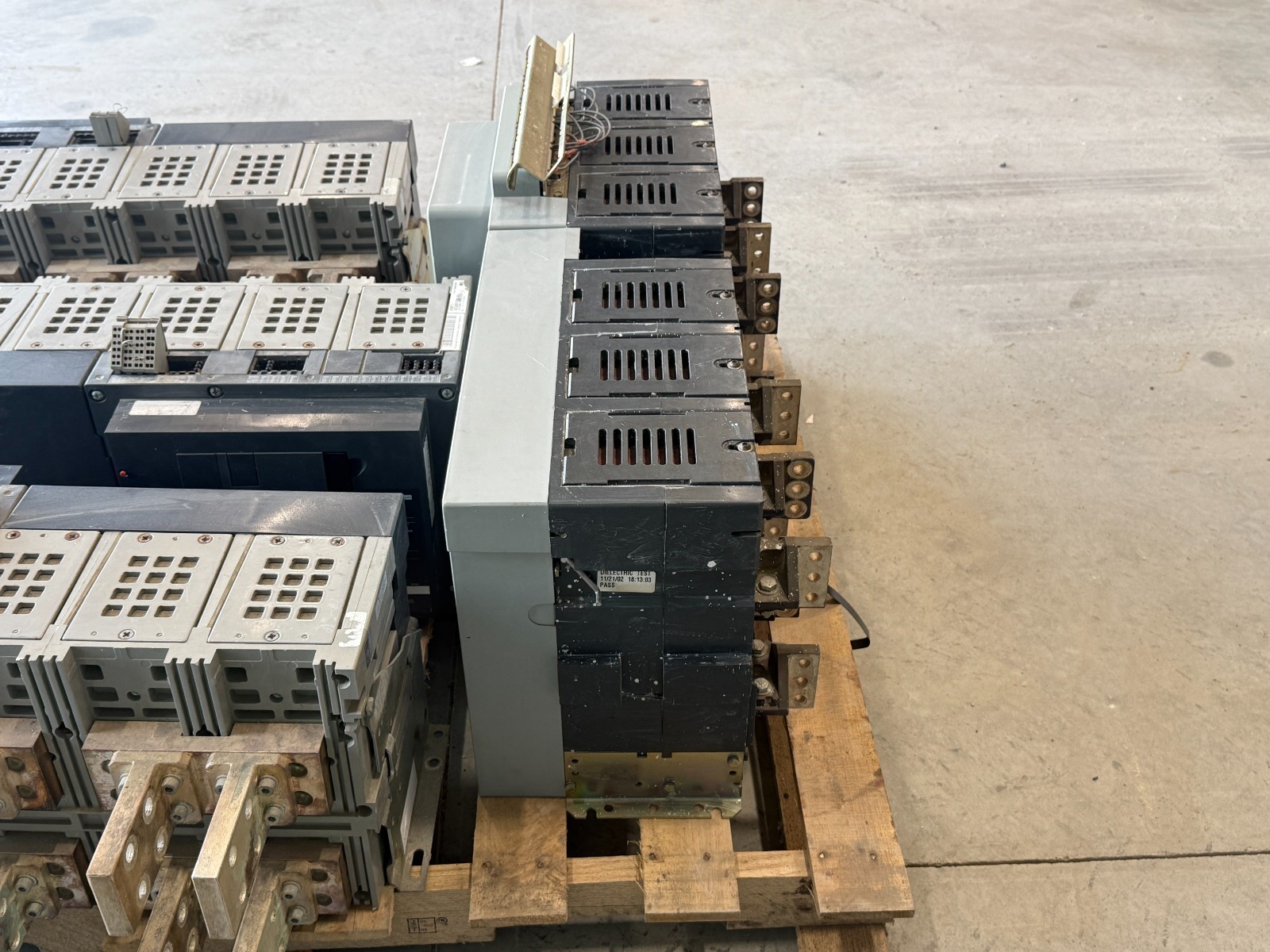Cutler-Hammer Magnum DS MDS84N 4000A 600V Low-Voltage Power Circuit Breaker – Di