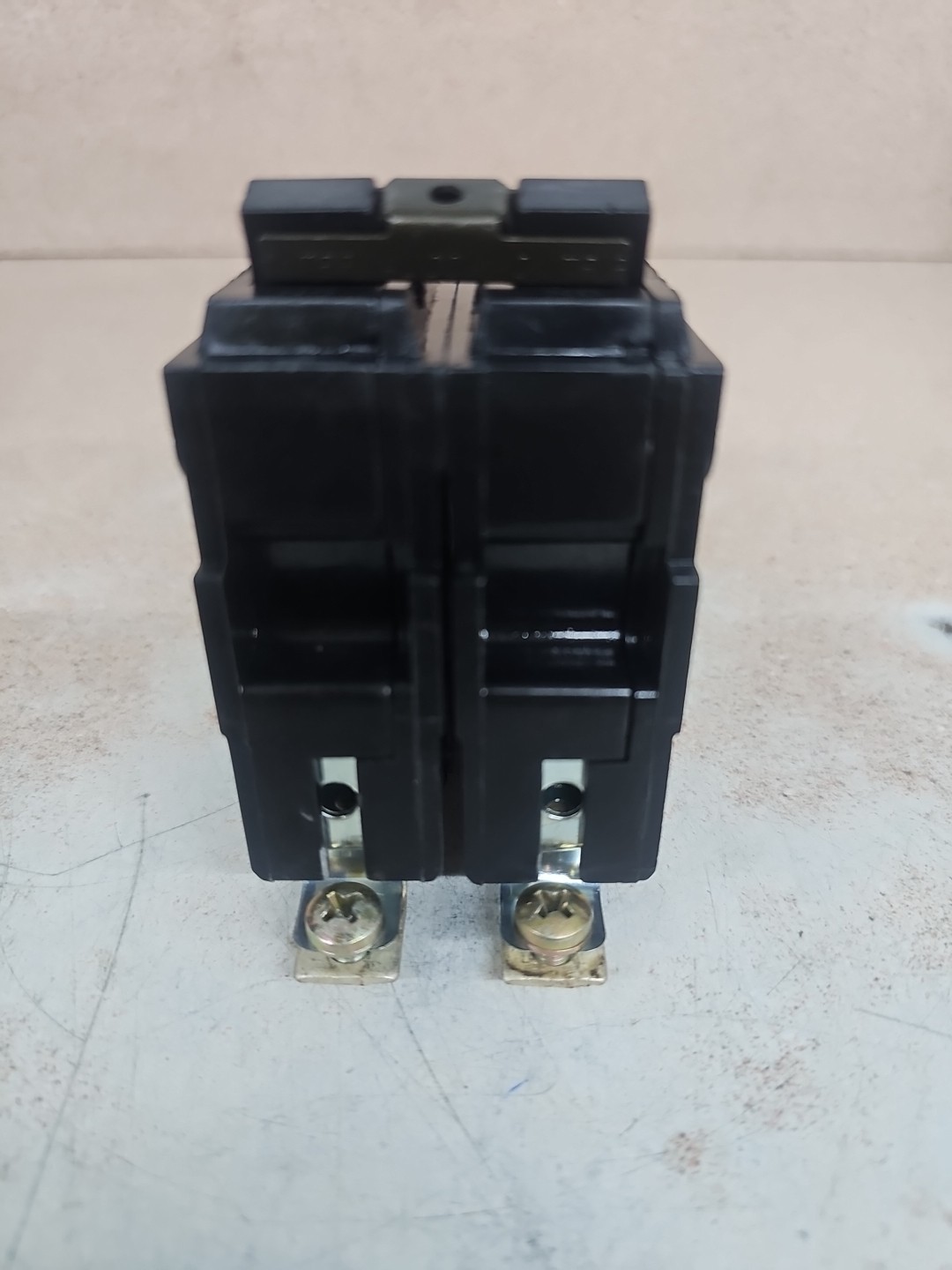 General Electric THQB2120 Circuit Breaker 2P 20A Thick New Style 20A 2P