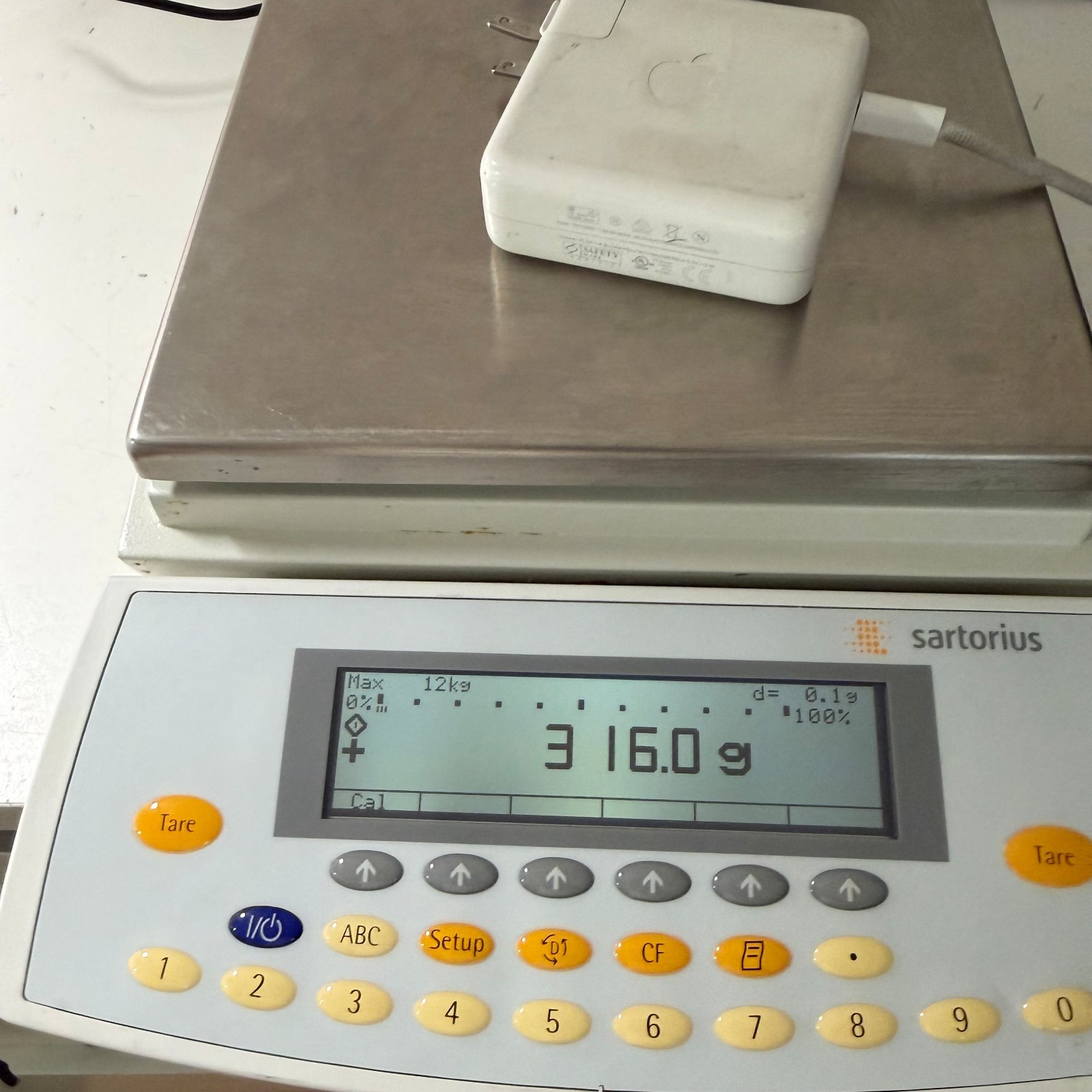 Sartorius LA12000S Beige Professional High-Capacity Top-Loading Precision Scale