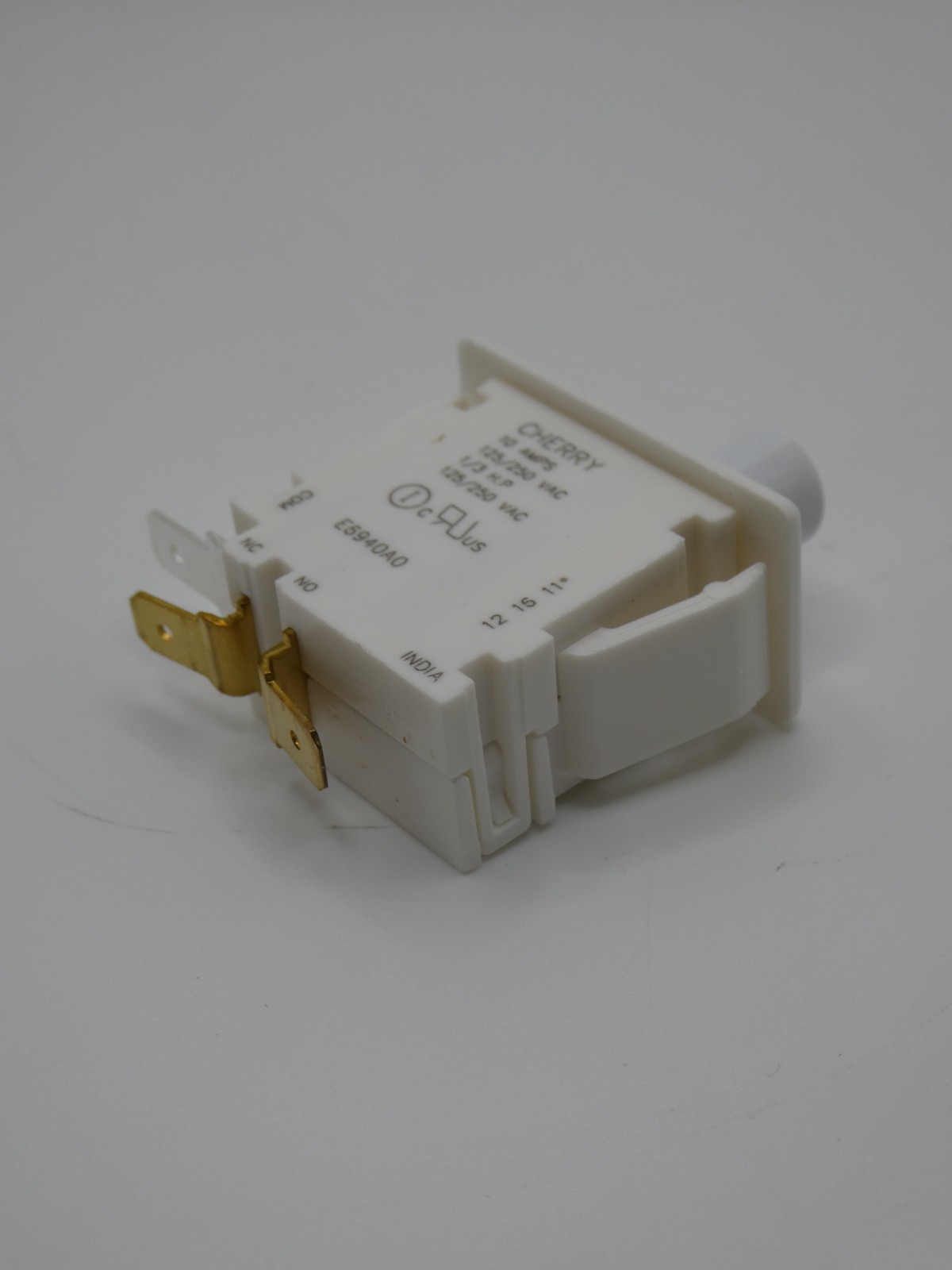 Cherry, Snap-In Panel Mount, Momentary E69-40A, SPDT 10A@250VAC «Lot of 4»