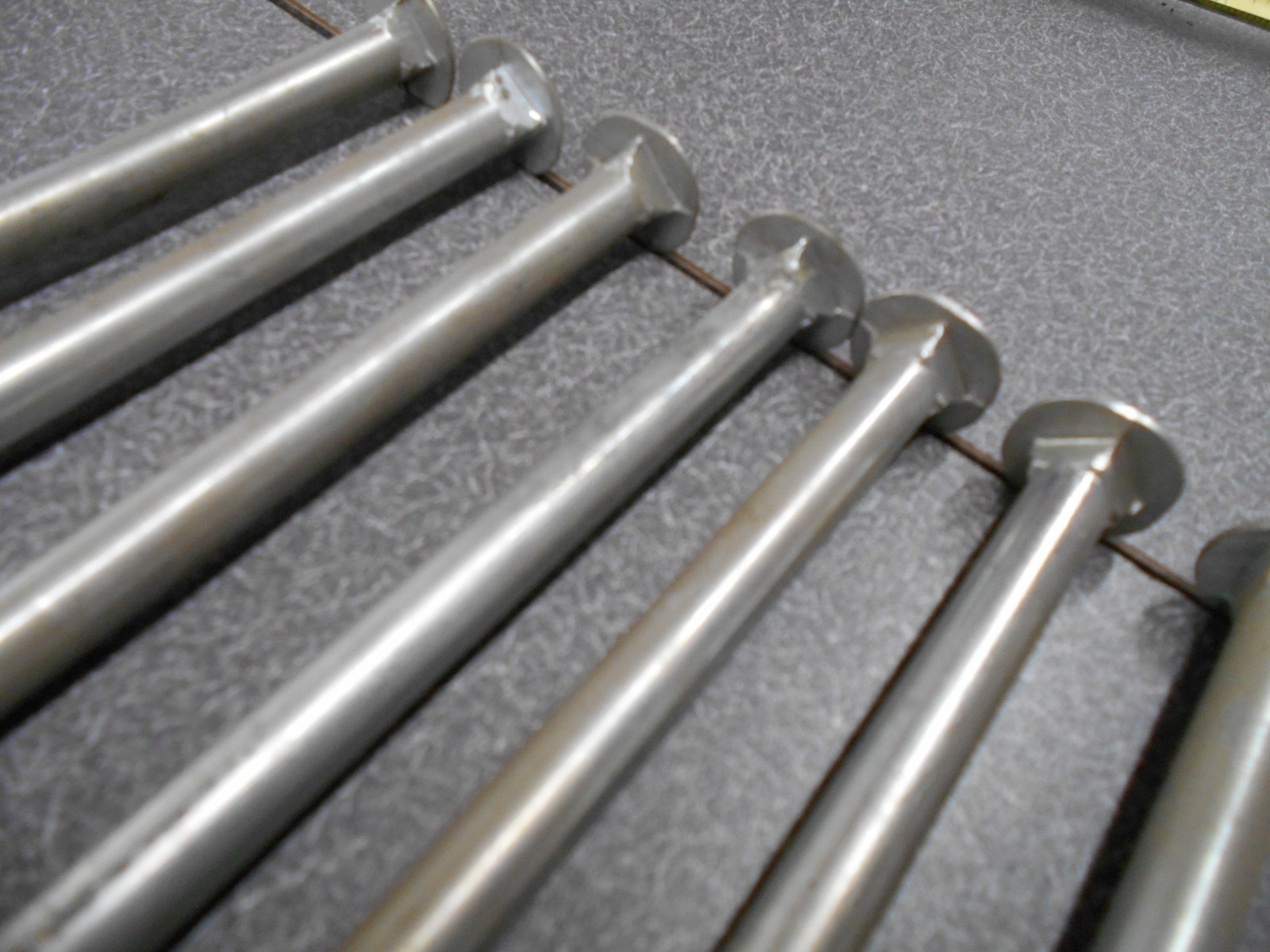 Carriage Bolt 7/16″ x 7.00″. Carriage Bolts. (LOT OF 7), Grade 2, Coarse. NOS!